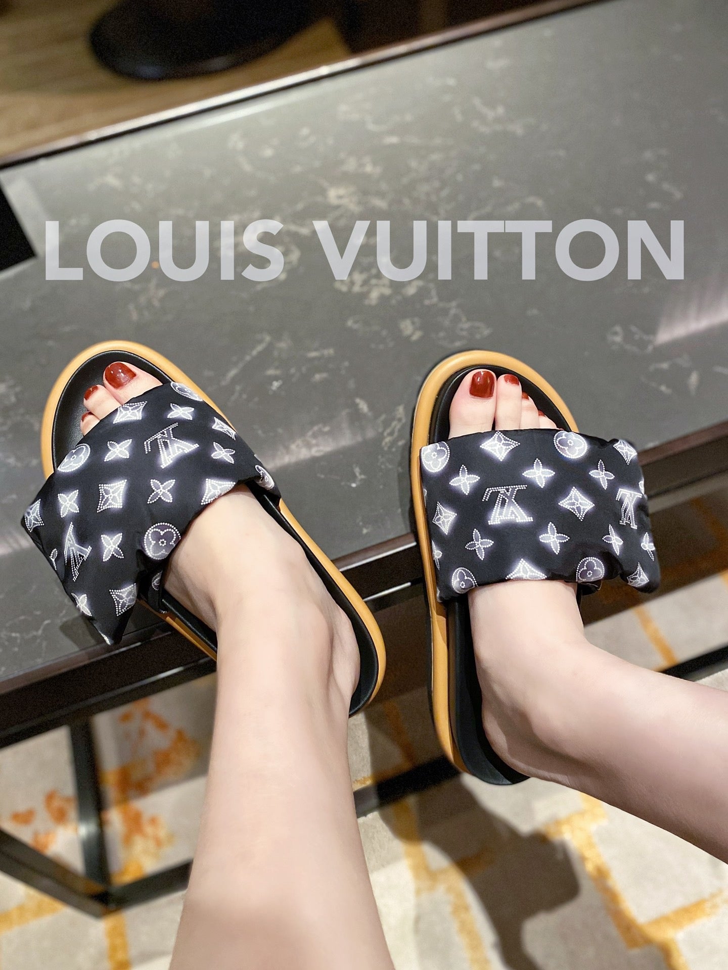 LV Black Classic Presbyopic Velcro Slippers