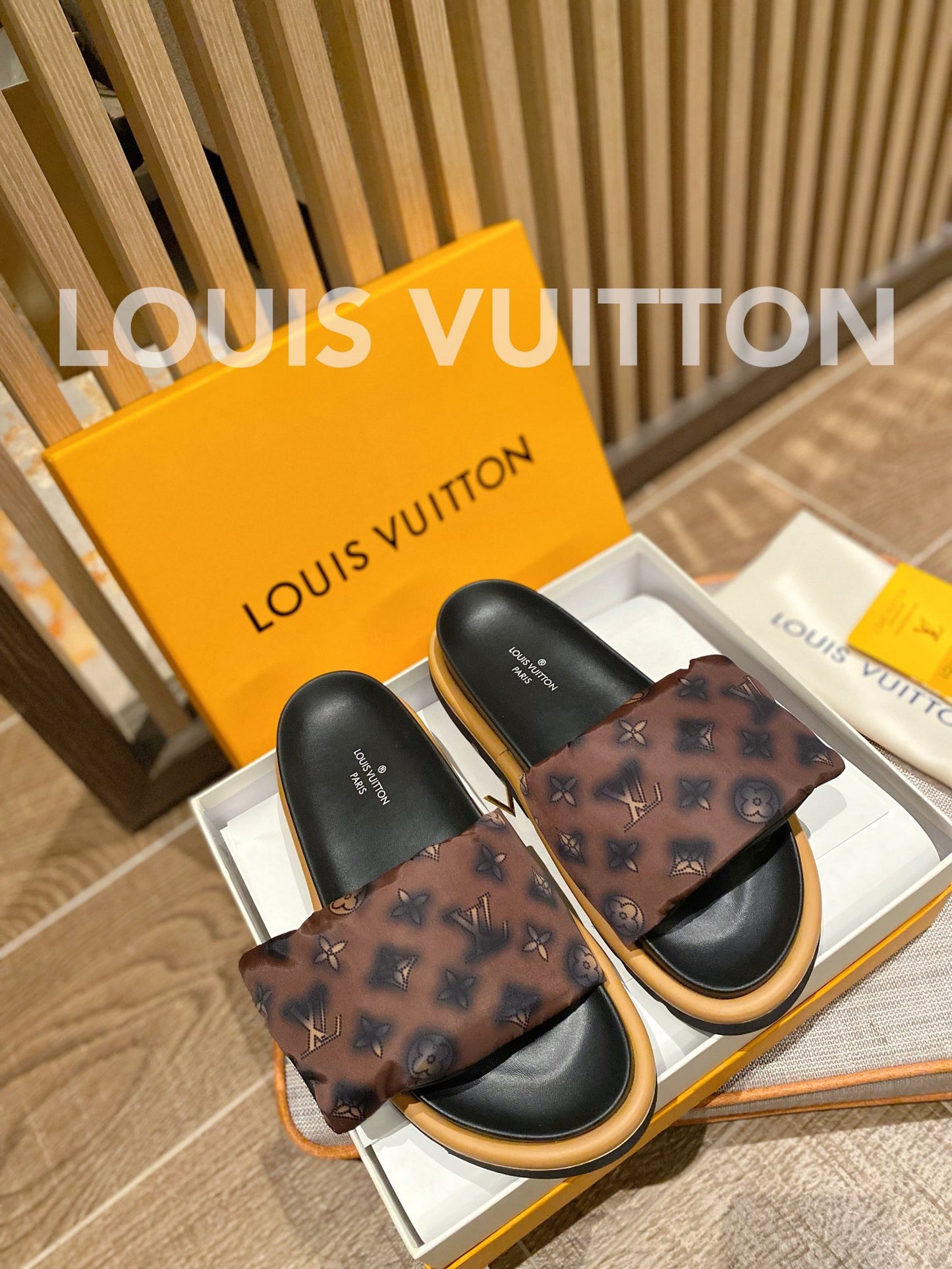 LV Brown Classic Presbyopic Velcro Slippers