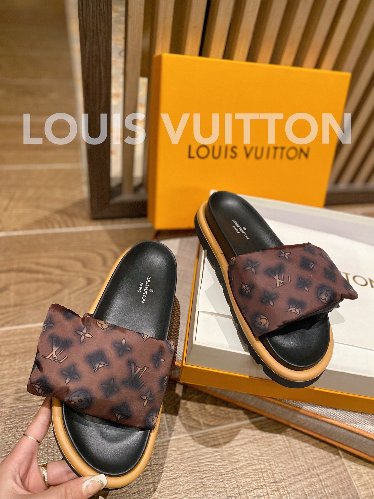 LV Brown Classic Presbyopic Velcro Slippers