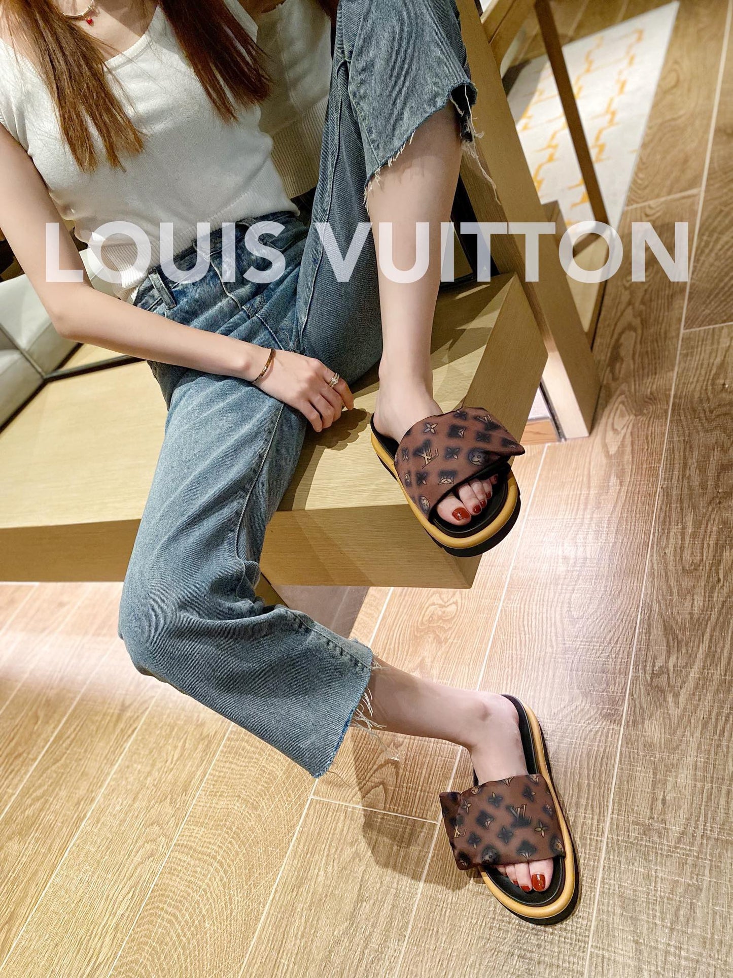 LV Brown Classic Presbyopic Velcro Slippers