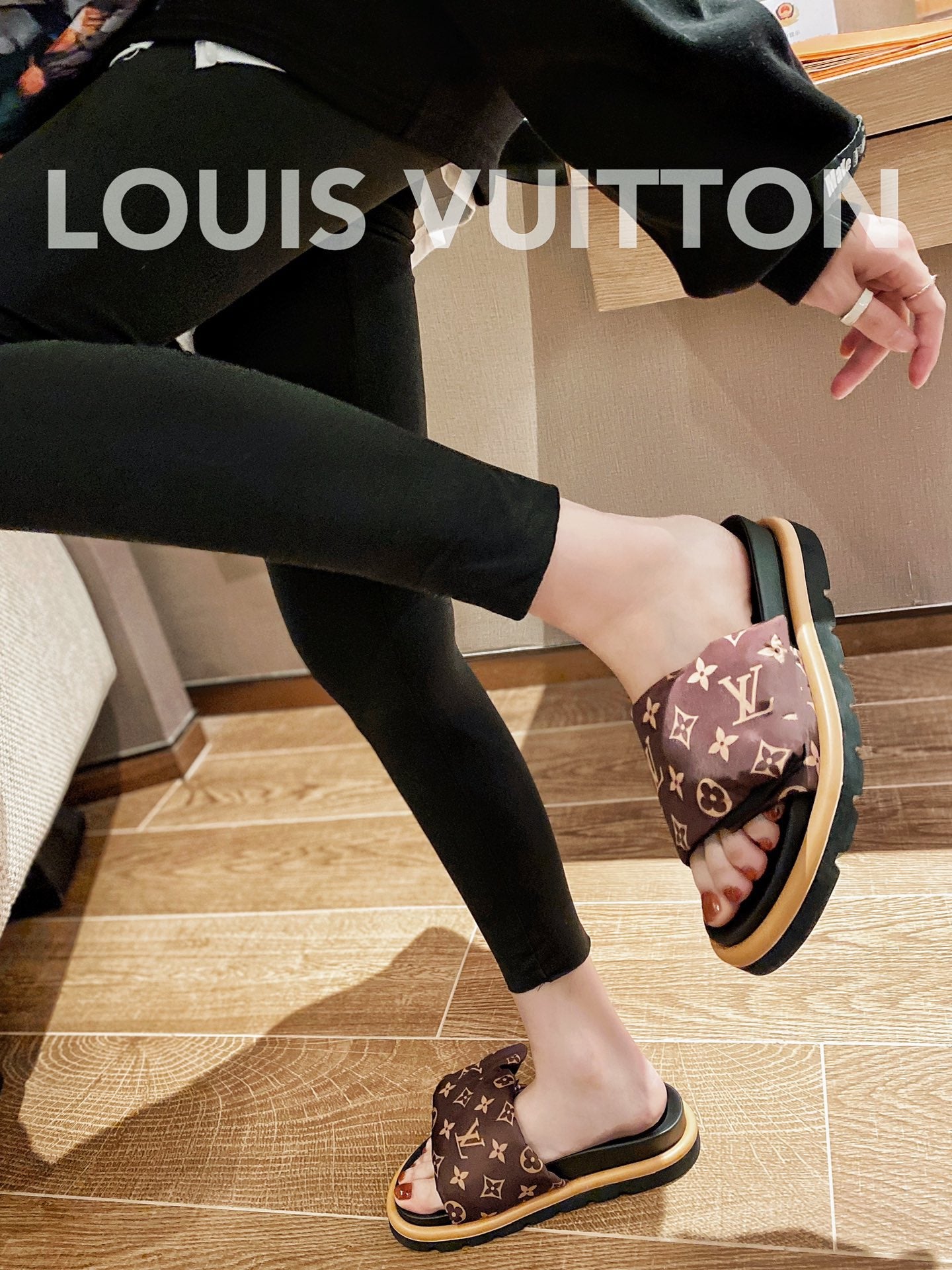 LV Brown Classic Presbyopic Velcro Slippers