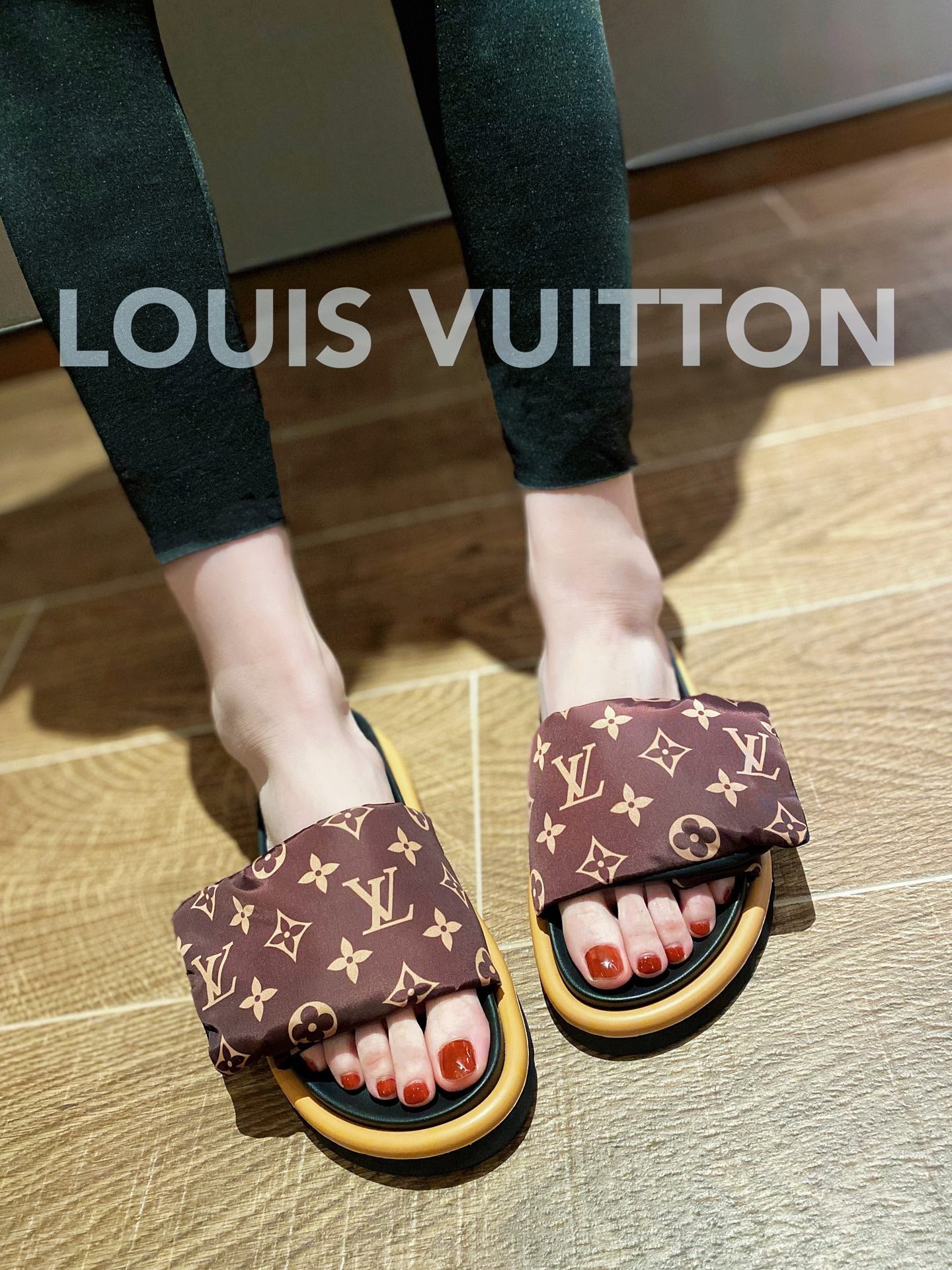 LV Brown Classic Presbyopic Velcro Slippers