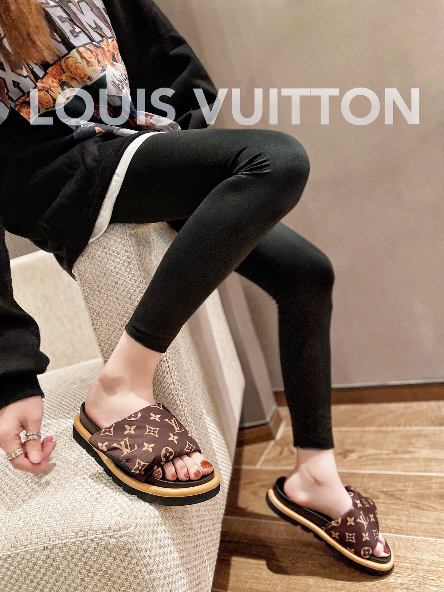 LV Brown Classic Presbyopic Velcro Slippers