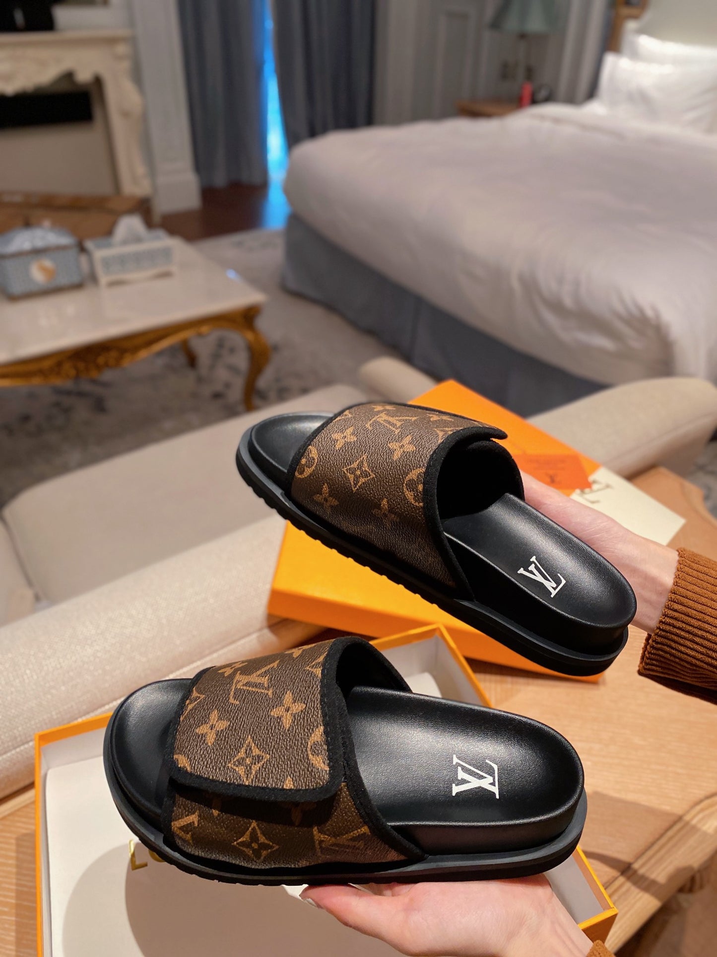 LV Miami Presbyopic Brown Velcro Slippers