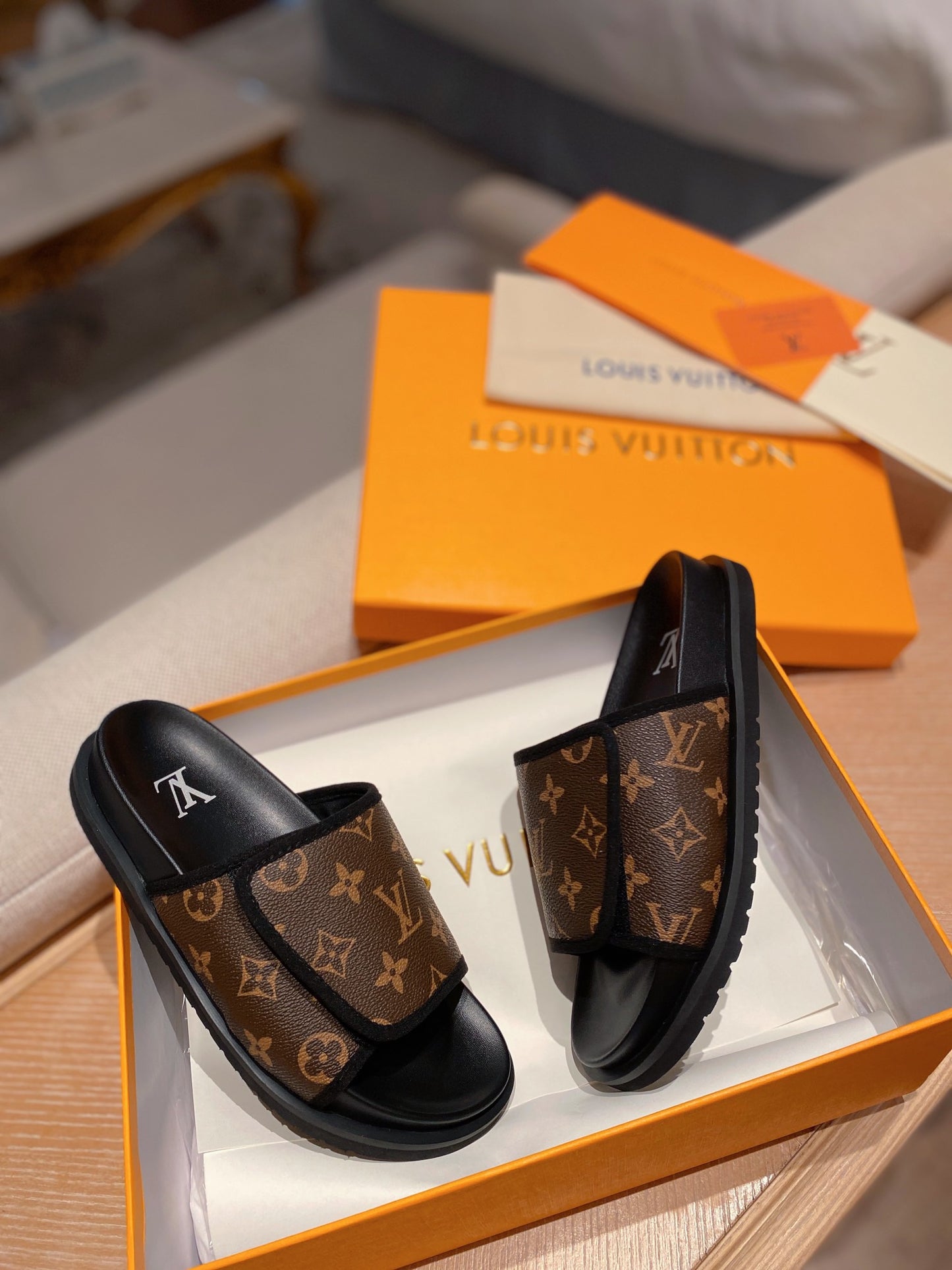 LV Miami Presbyopic Brown Velcro Slippers