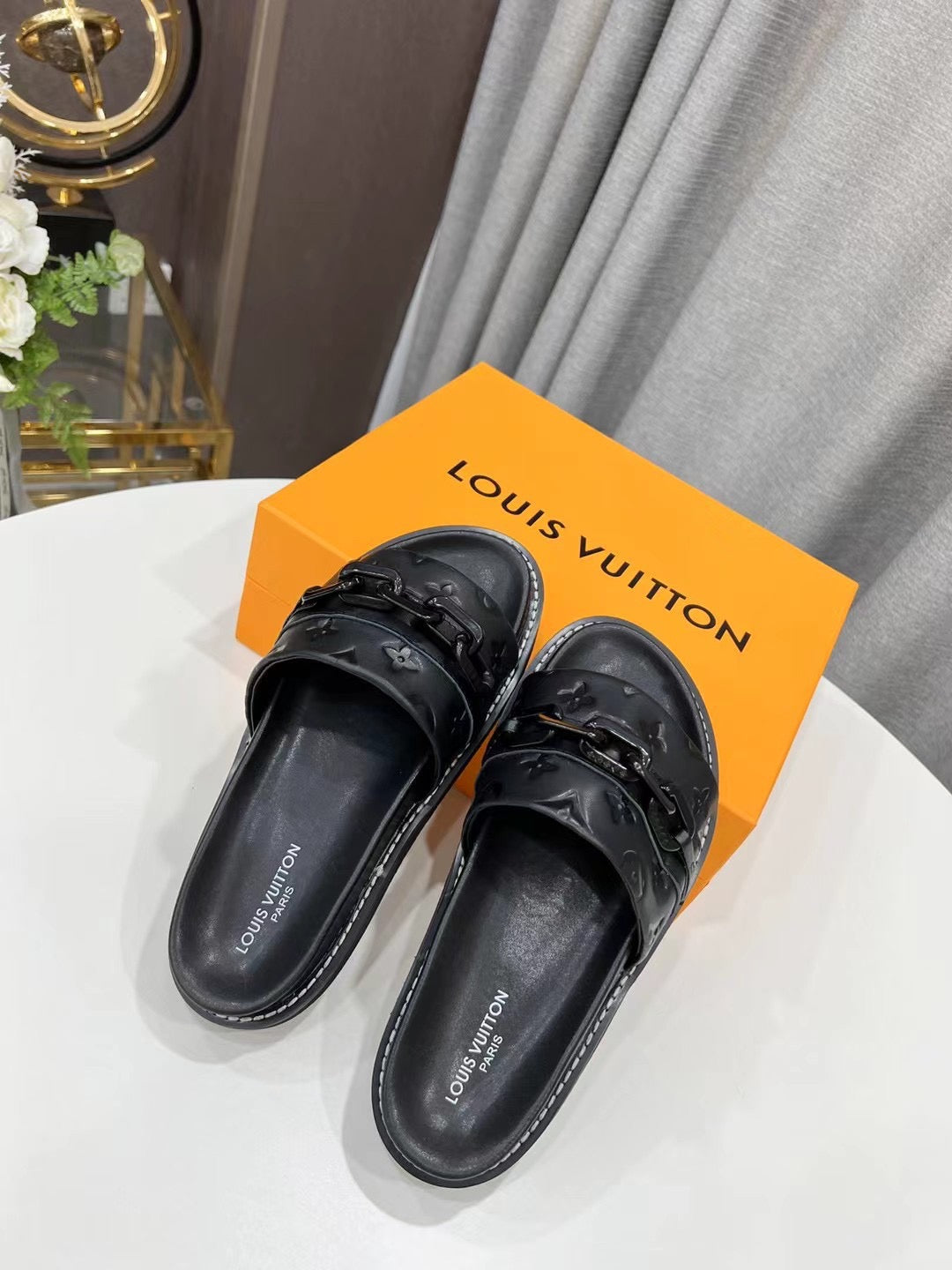 LV Sunset Flat Comfort Mule In Black