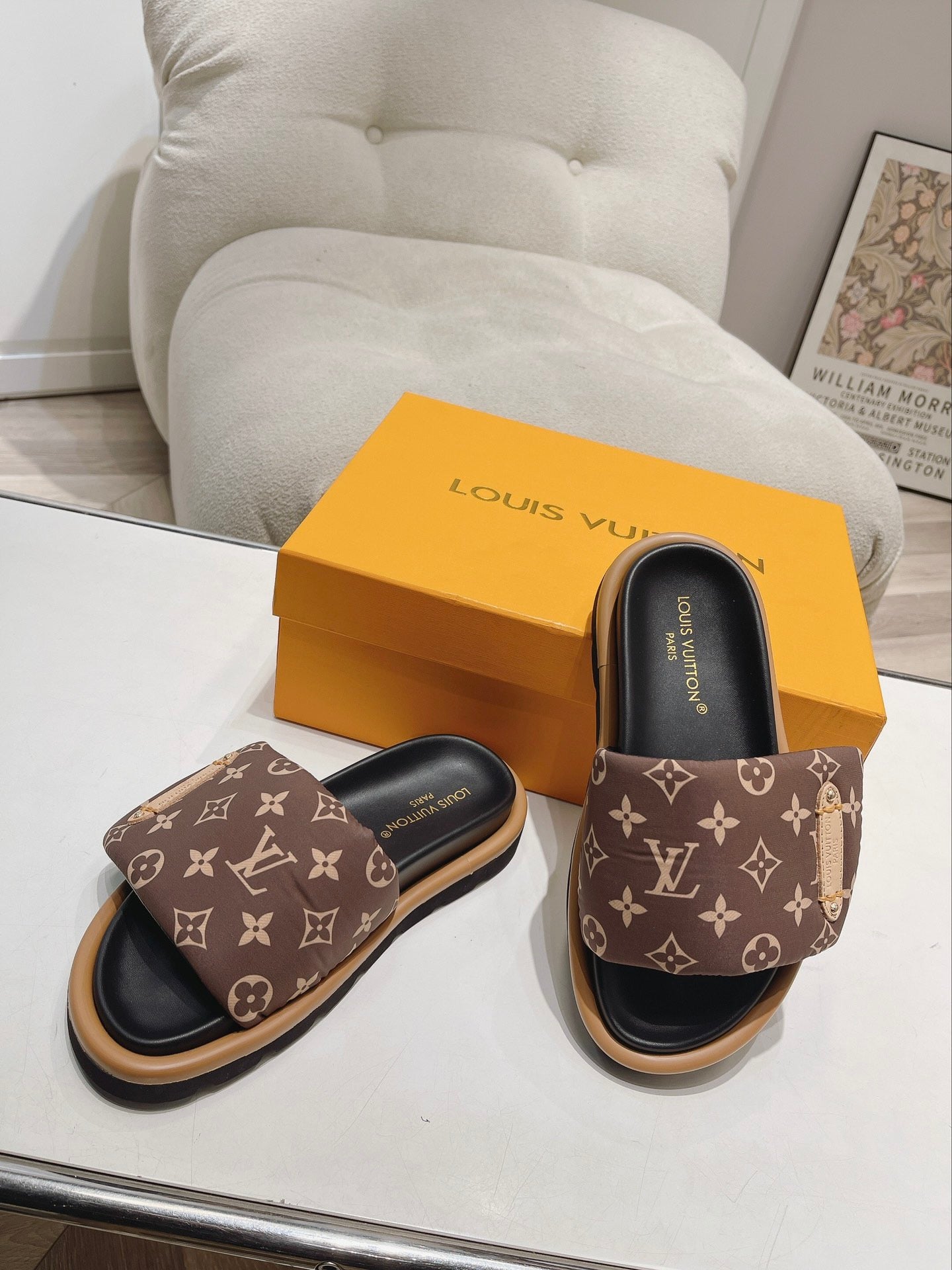 LV Brown Presbyopia Slippers