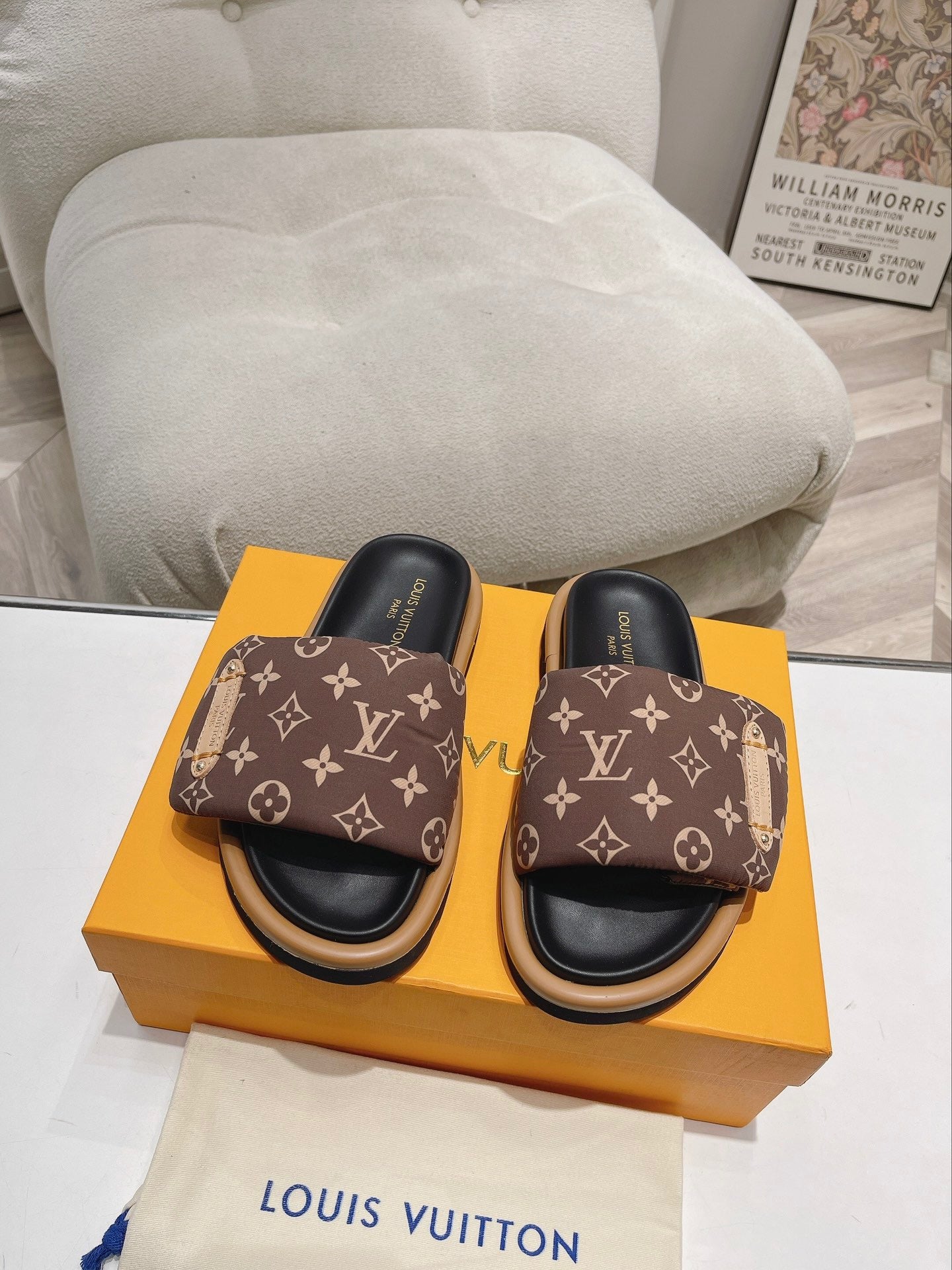 LV Brown Presbyopia Slippers