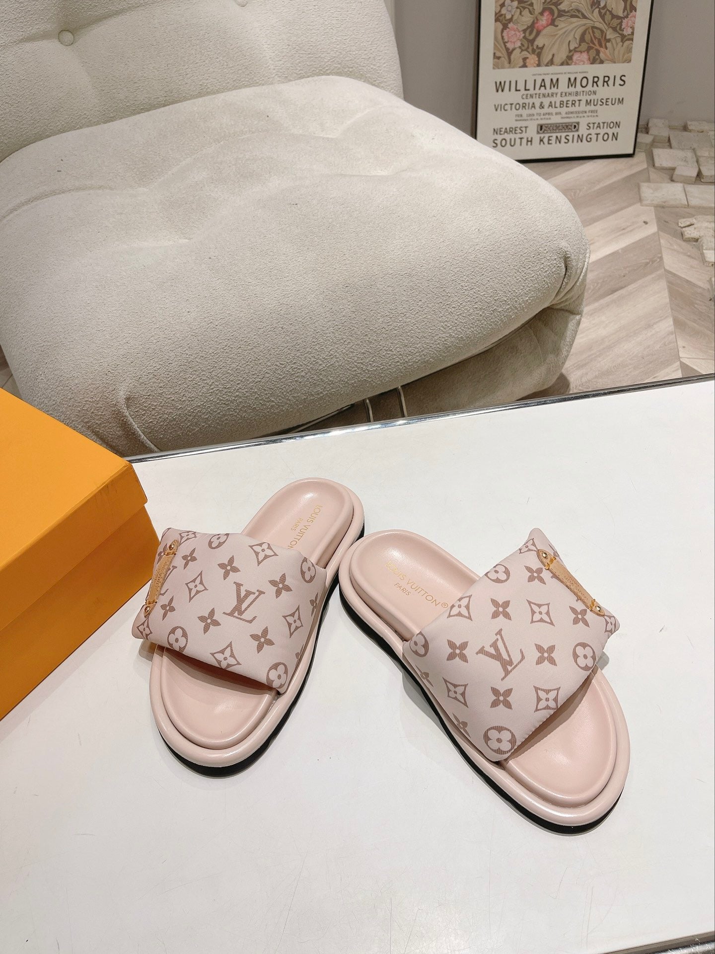 LV Light Pink Presbyopia Slippers