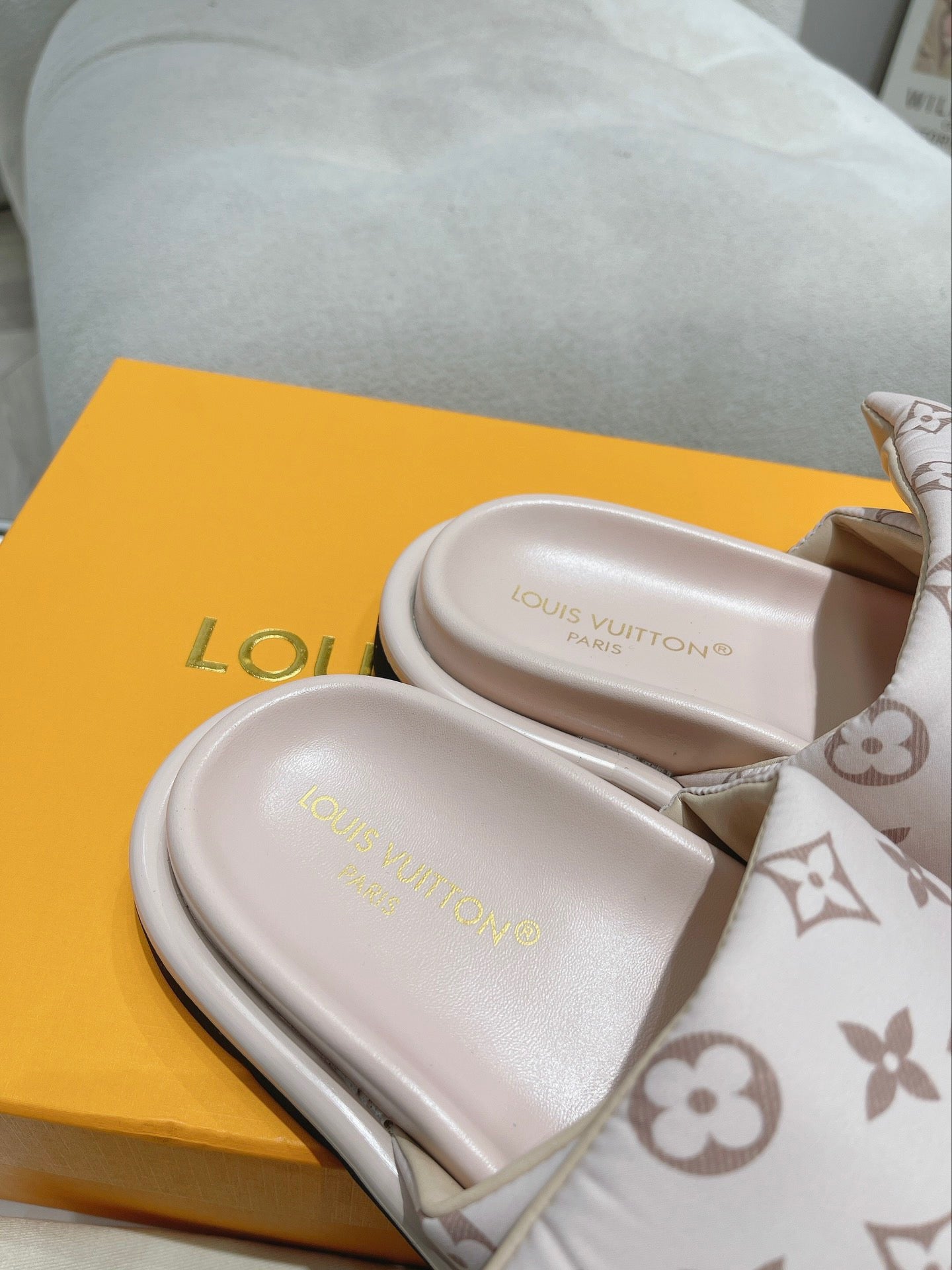 LV Light Pink Presbyopia Slippers