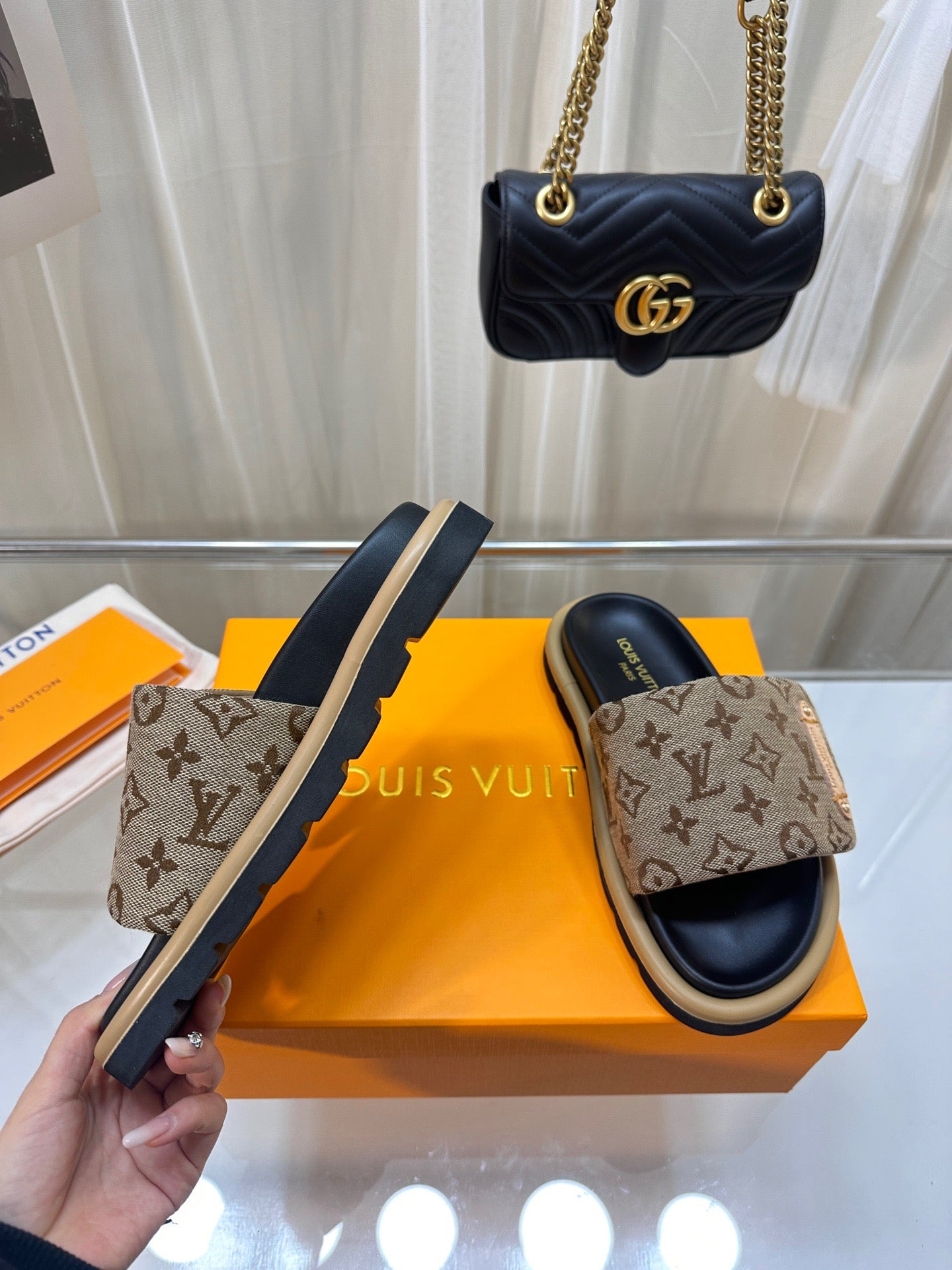 LV Brown Presbyopia Slippers