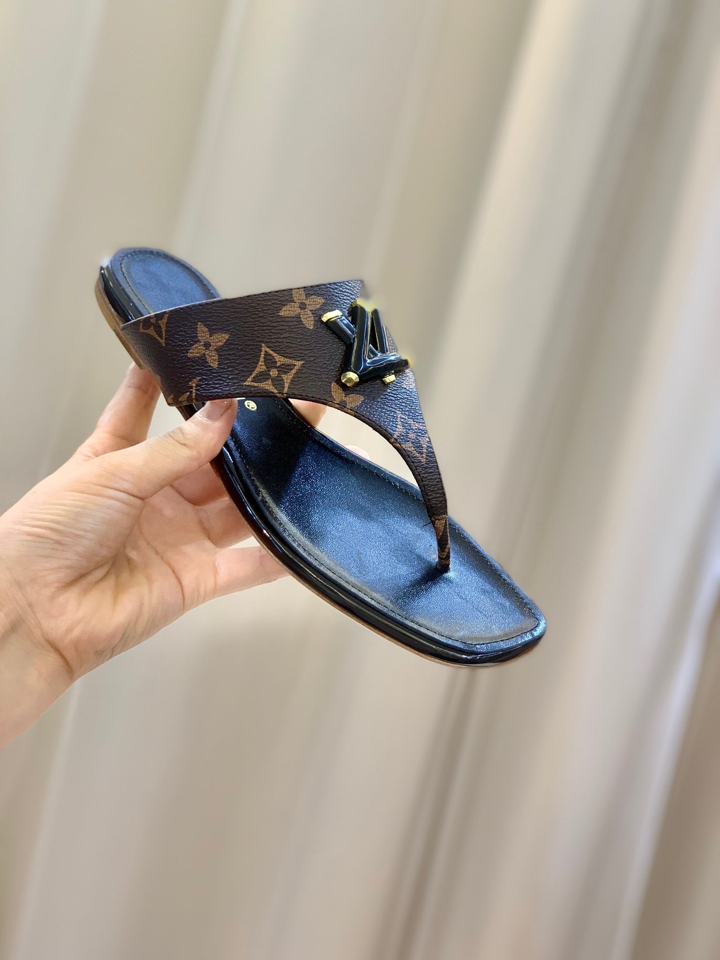 LV Dark Brown Presbyopia Slippers