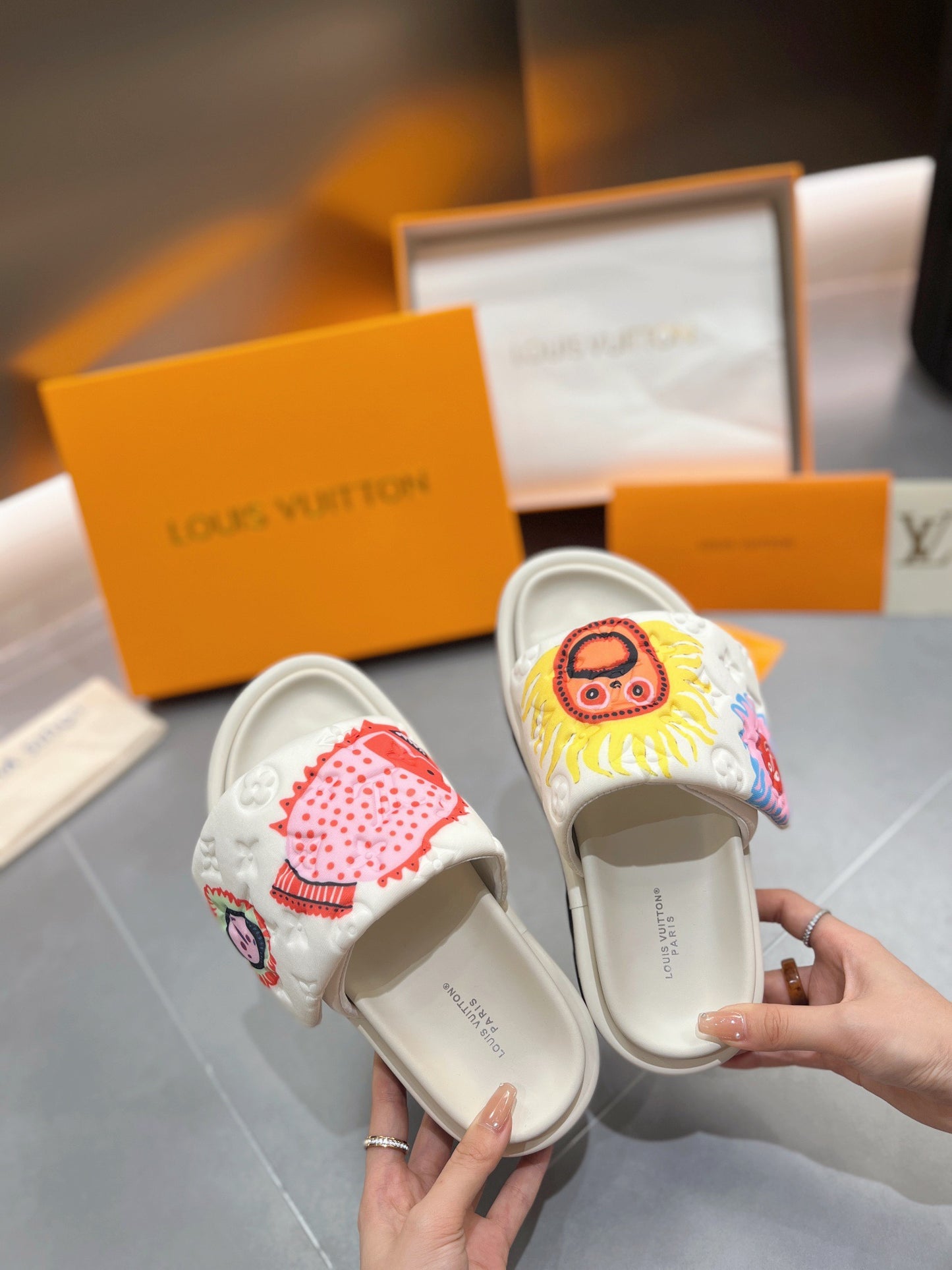 LV White Yayoi Kusama Series Slippers