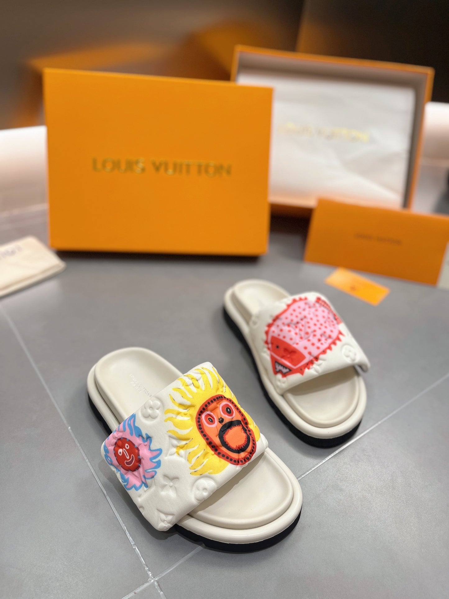 LV White Yayoi Kusama Series Slippers