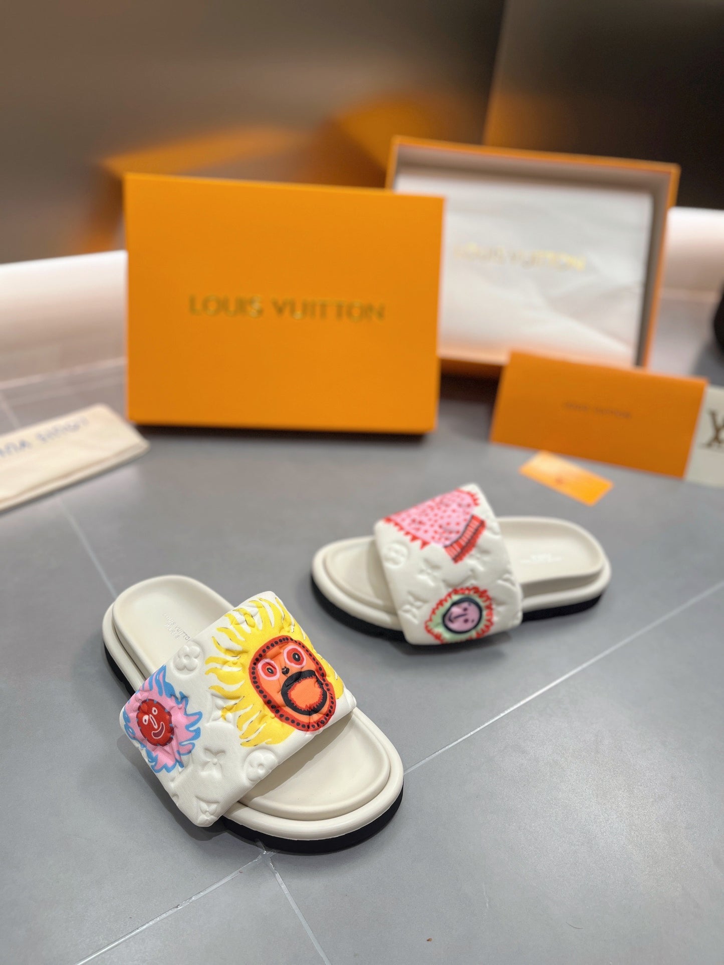 LV White Yayoi Kusama Series Slippers