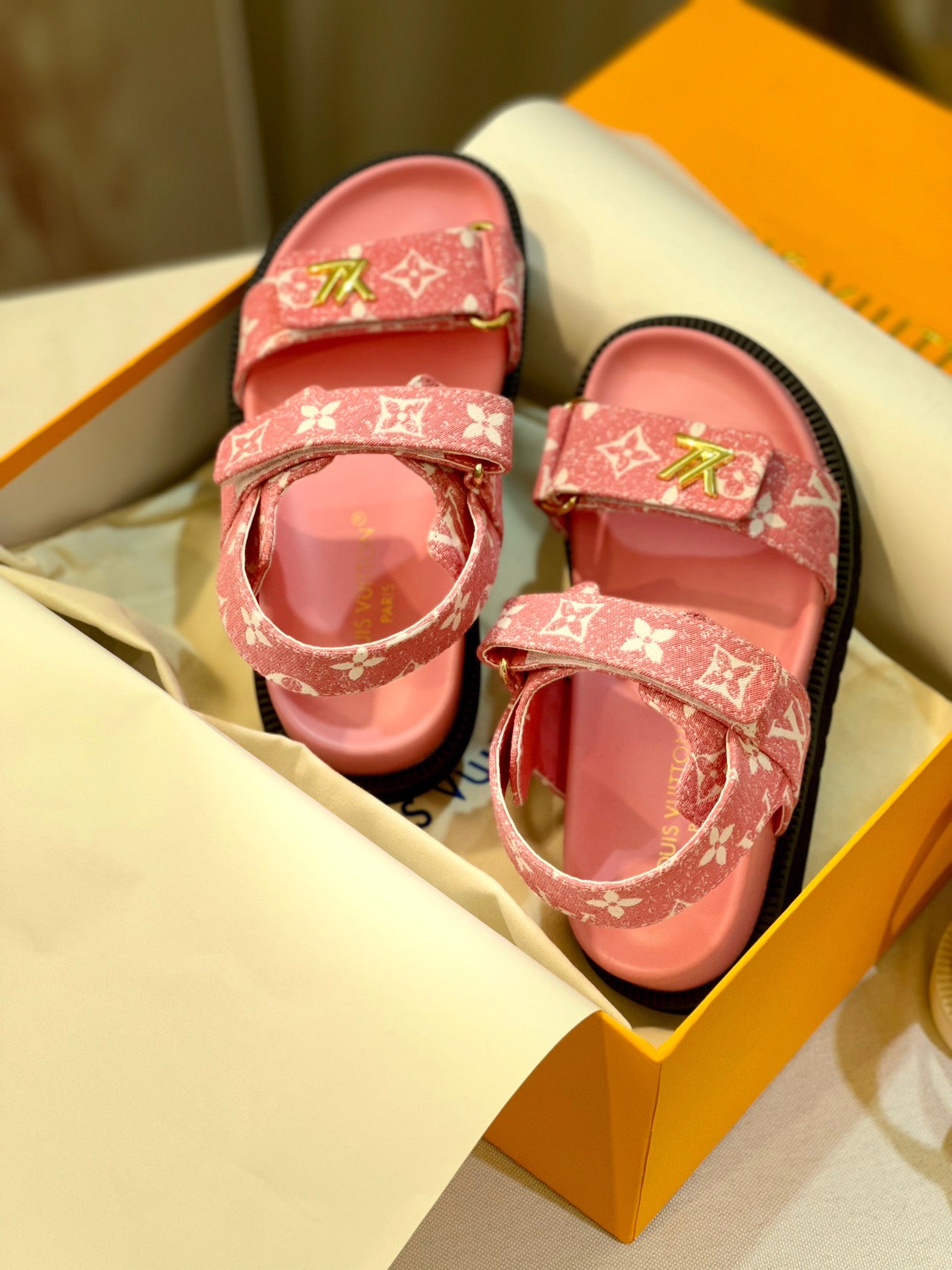 LV Pink Classic Presbyopia Series Sandals