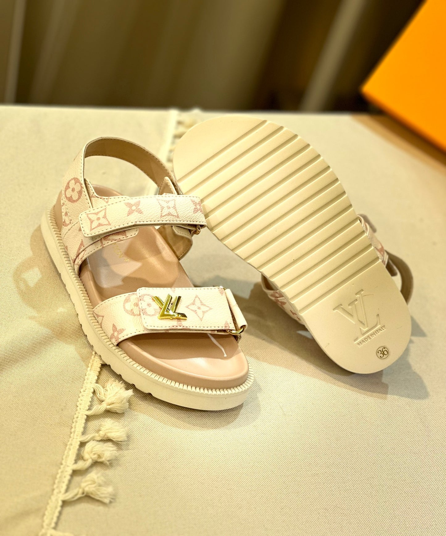 LV Light Pink Classic Presbyopia Series Sandals