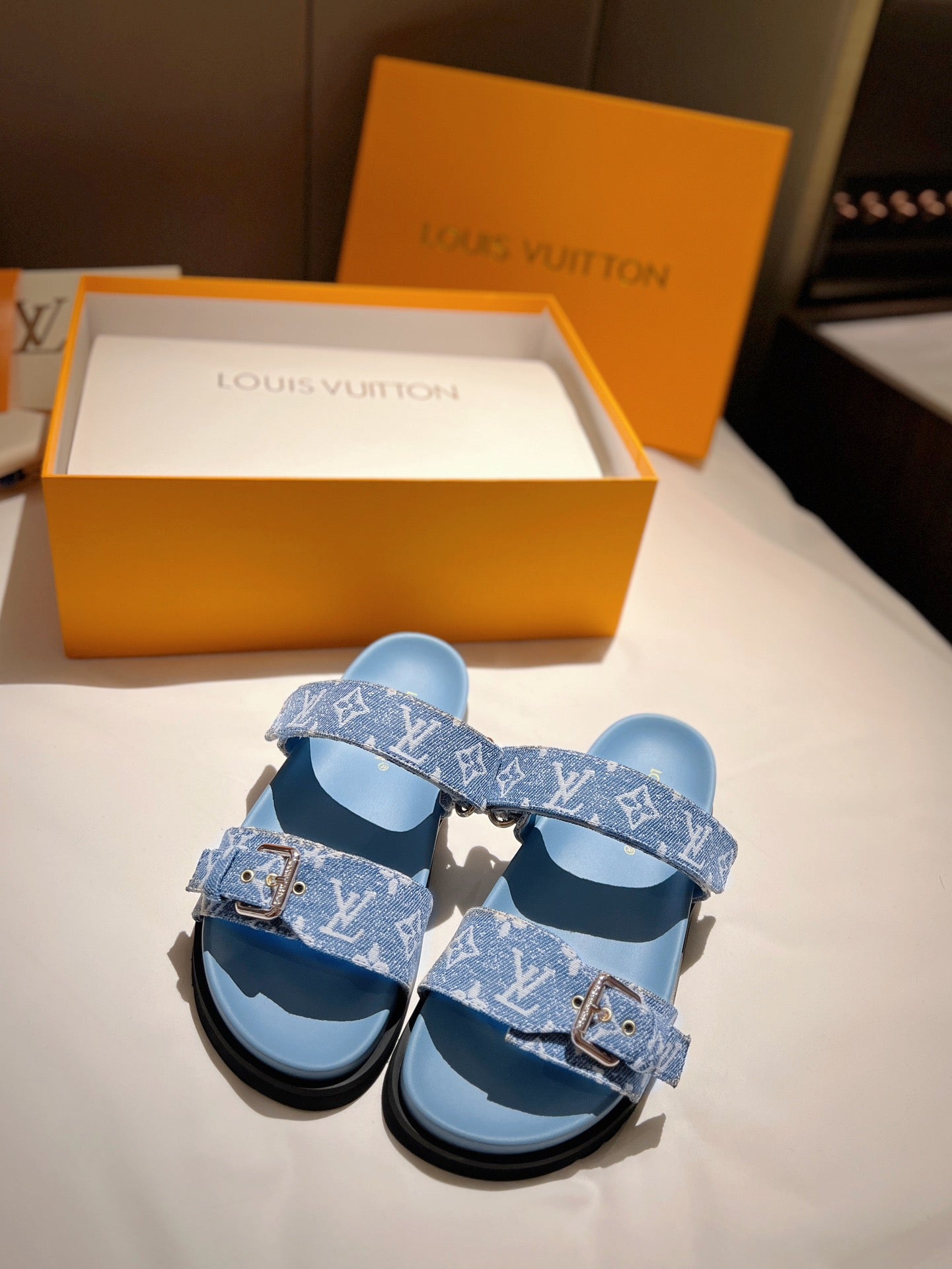 LV Blue Classic Presbyopia Series Sandals