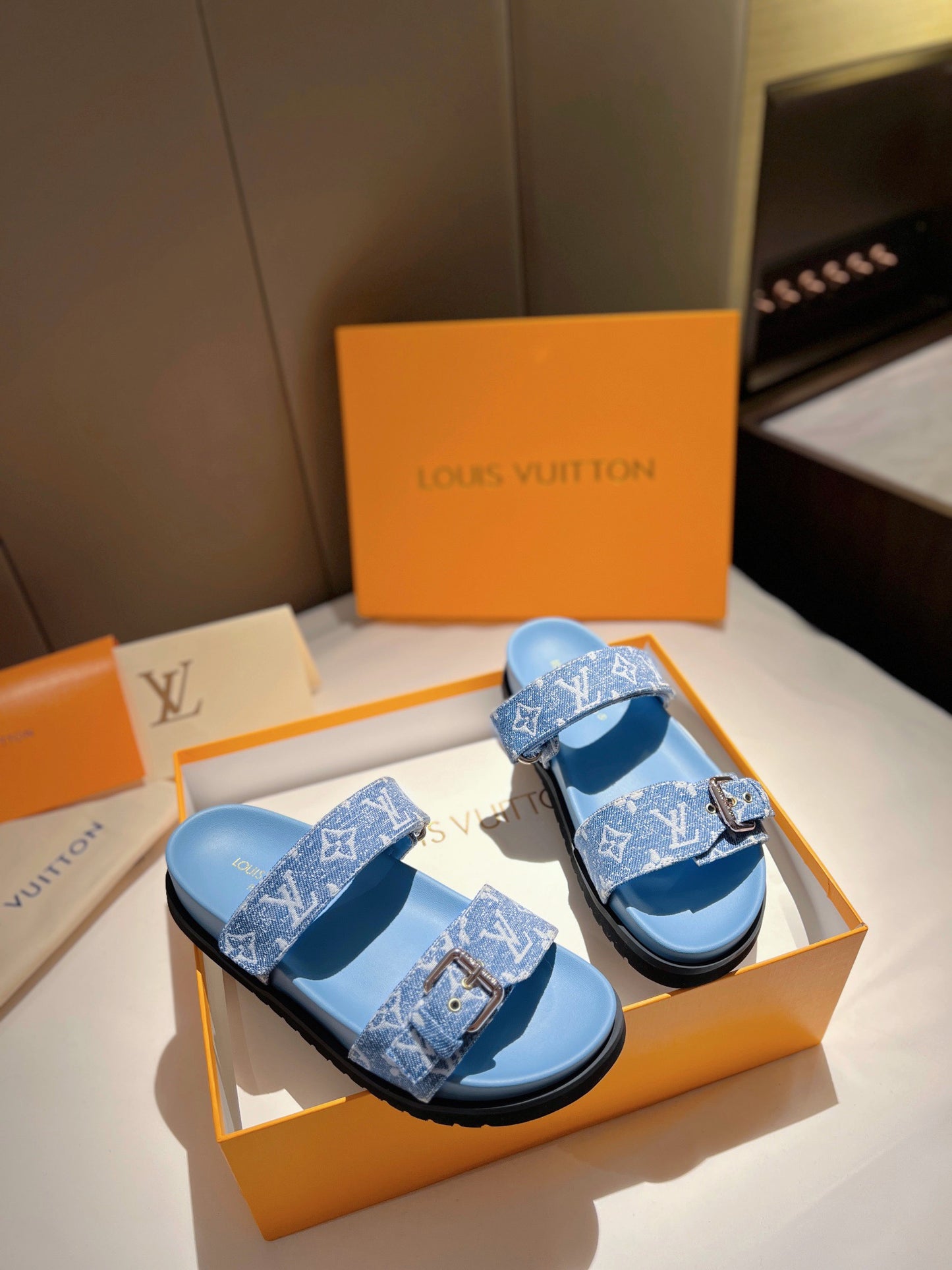 LV Blue Classic Presbyopia Series Sandals