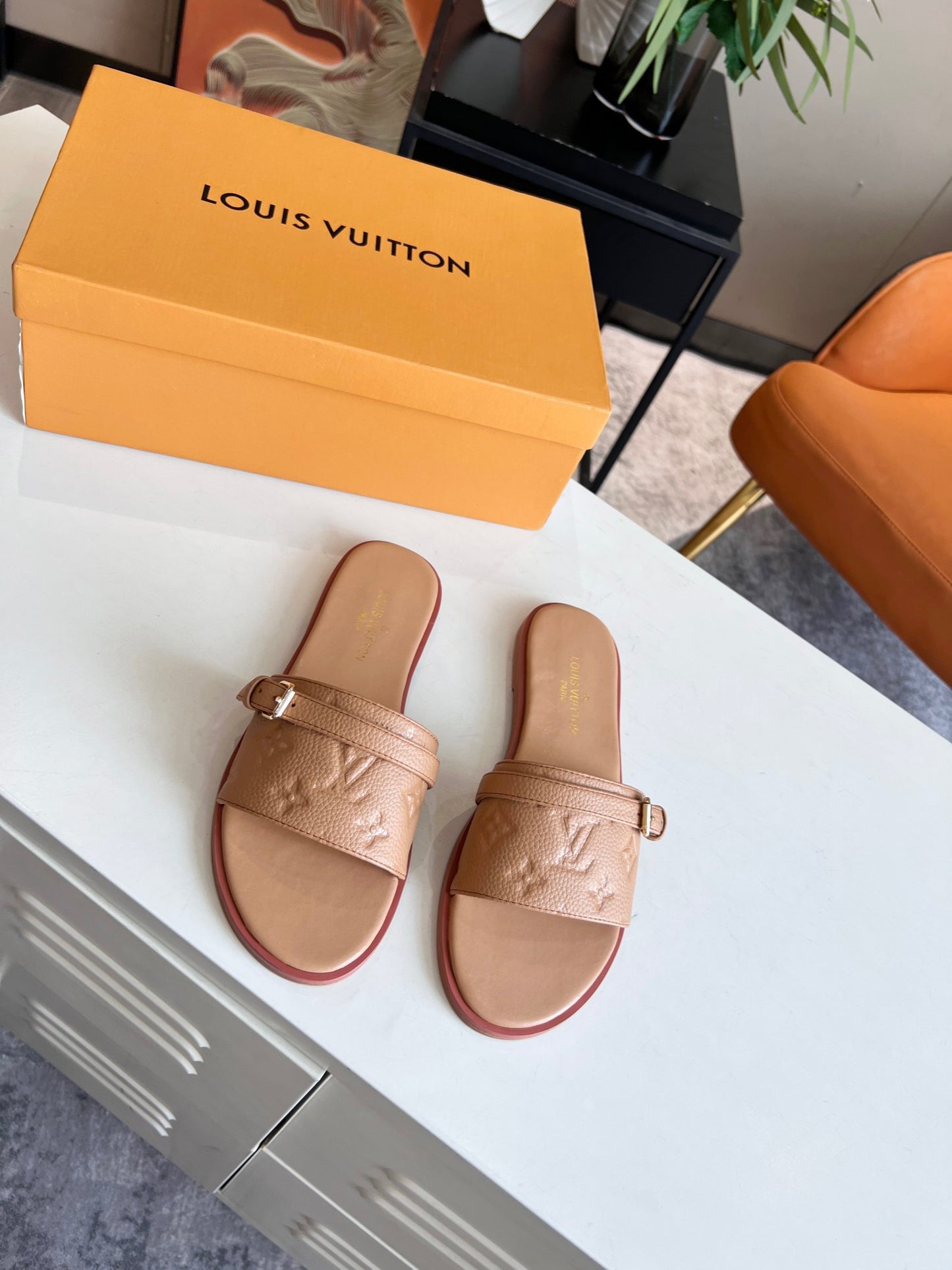 LV Brown Classic Presbyopia Series Slippers