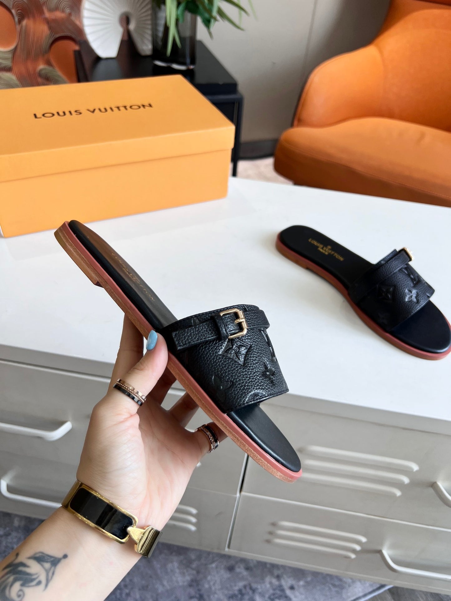 LV Black Classic Embossed Series Slippers