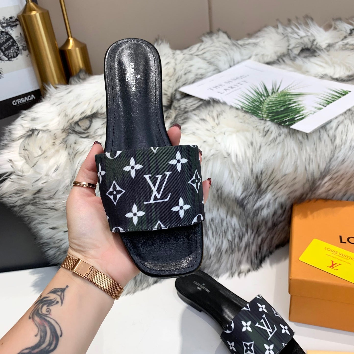 LV Black Classic Presbyopia Series Slippers