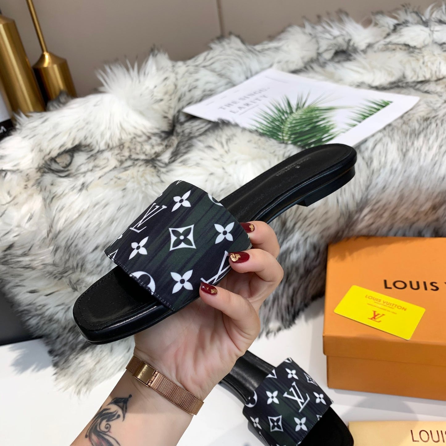 LV Black Classic Presbyopia Series Slippers