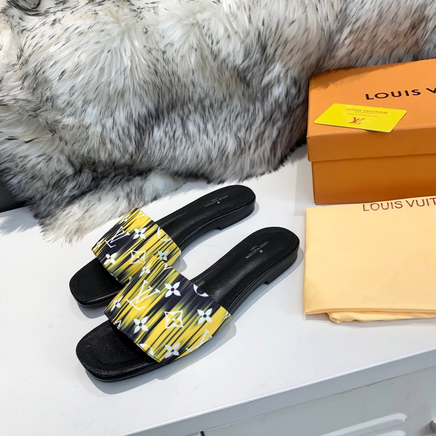 LV Yellow Classic Presbyopia Series Slippers