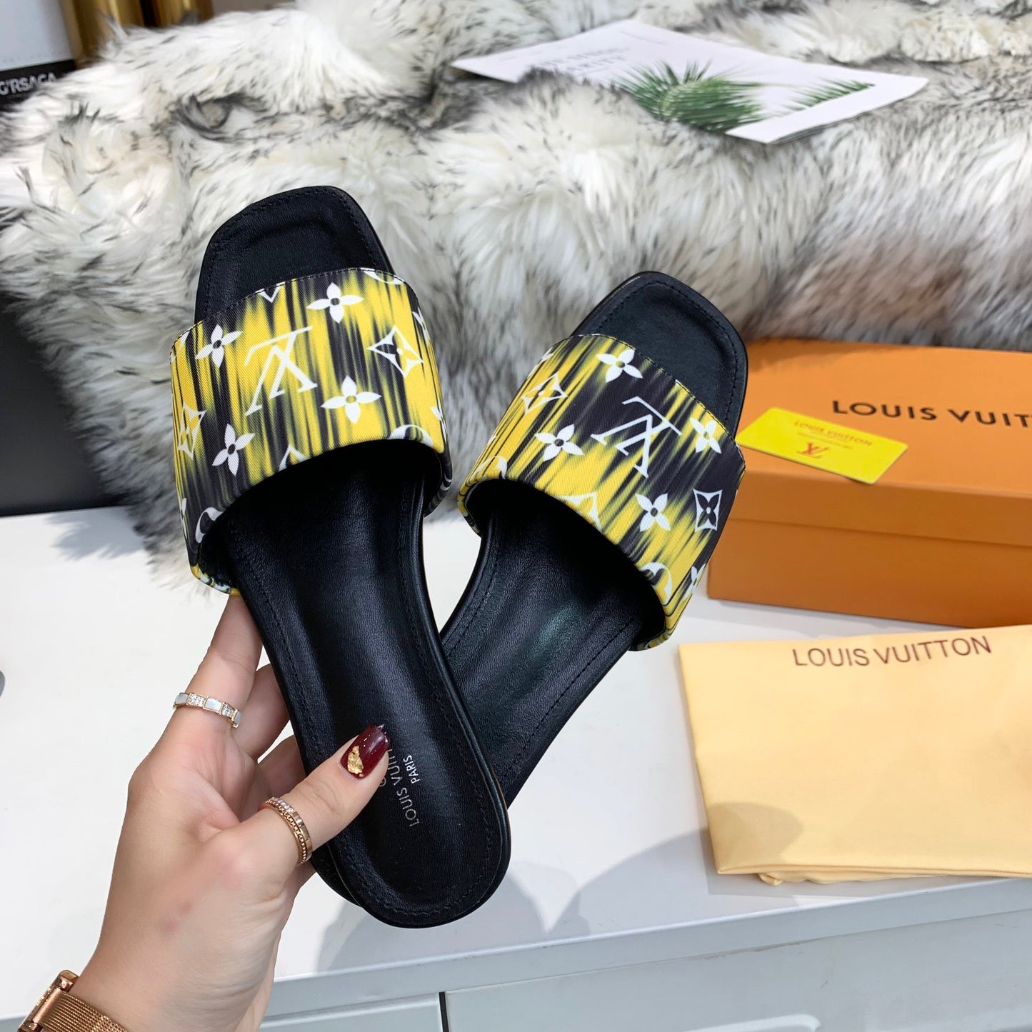 LV Yellow Classic Presbyopia Series Slippers