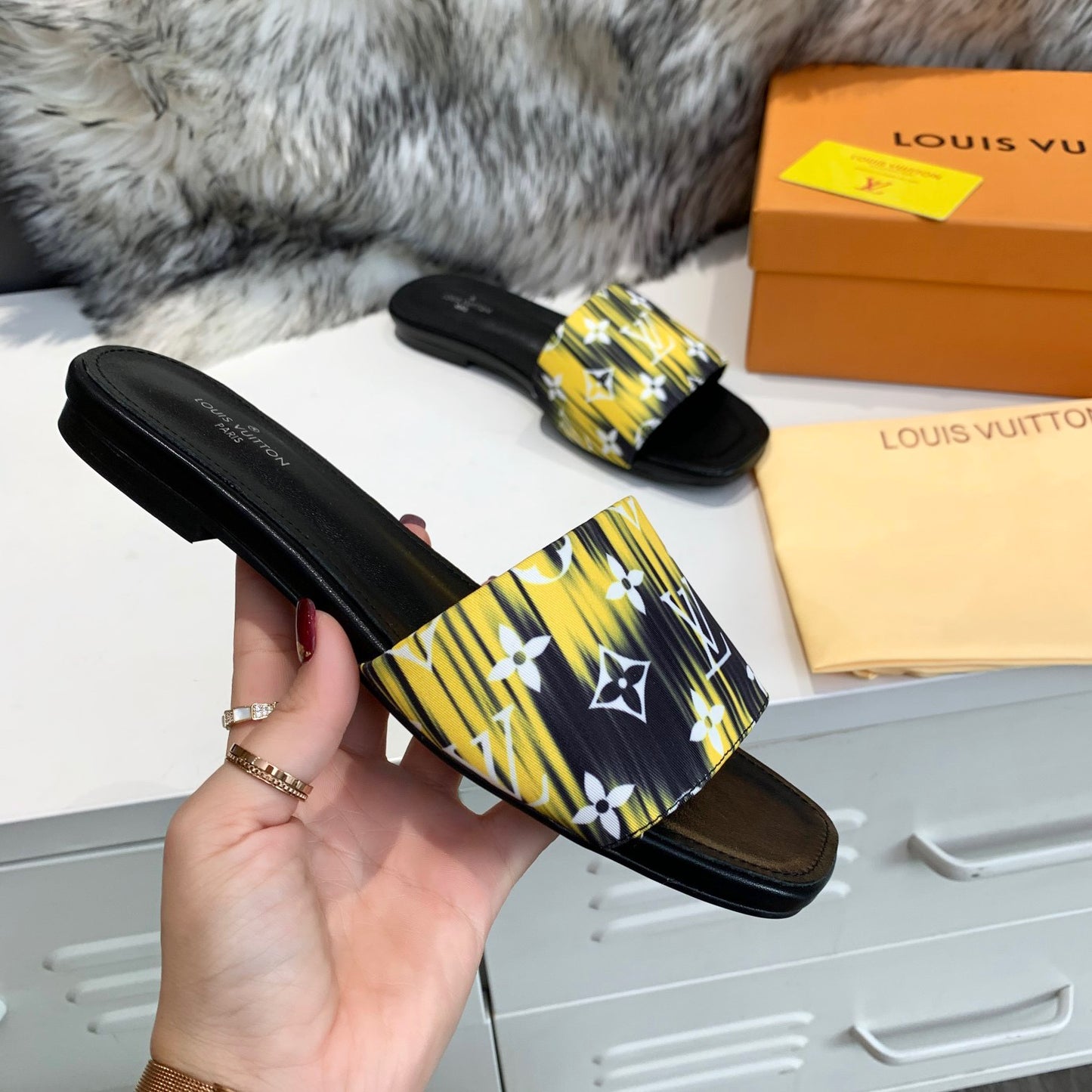 LV Yellow Classic Presbyopia Series Slippers