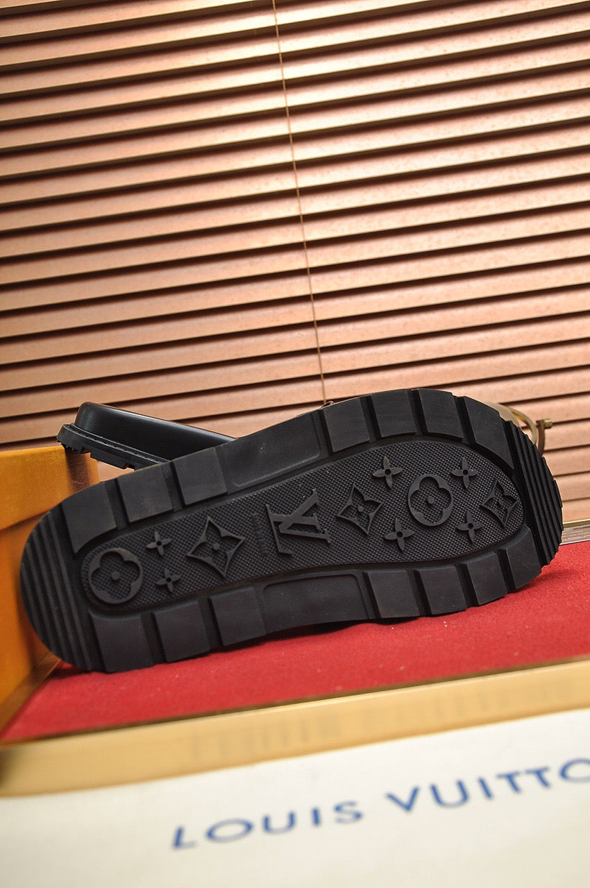 Louis Vuitton Waterfront Mules With Checkerboard Pattern