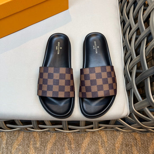 LV Fashionable Brown Checkered Slippers