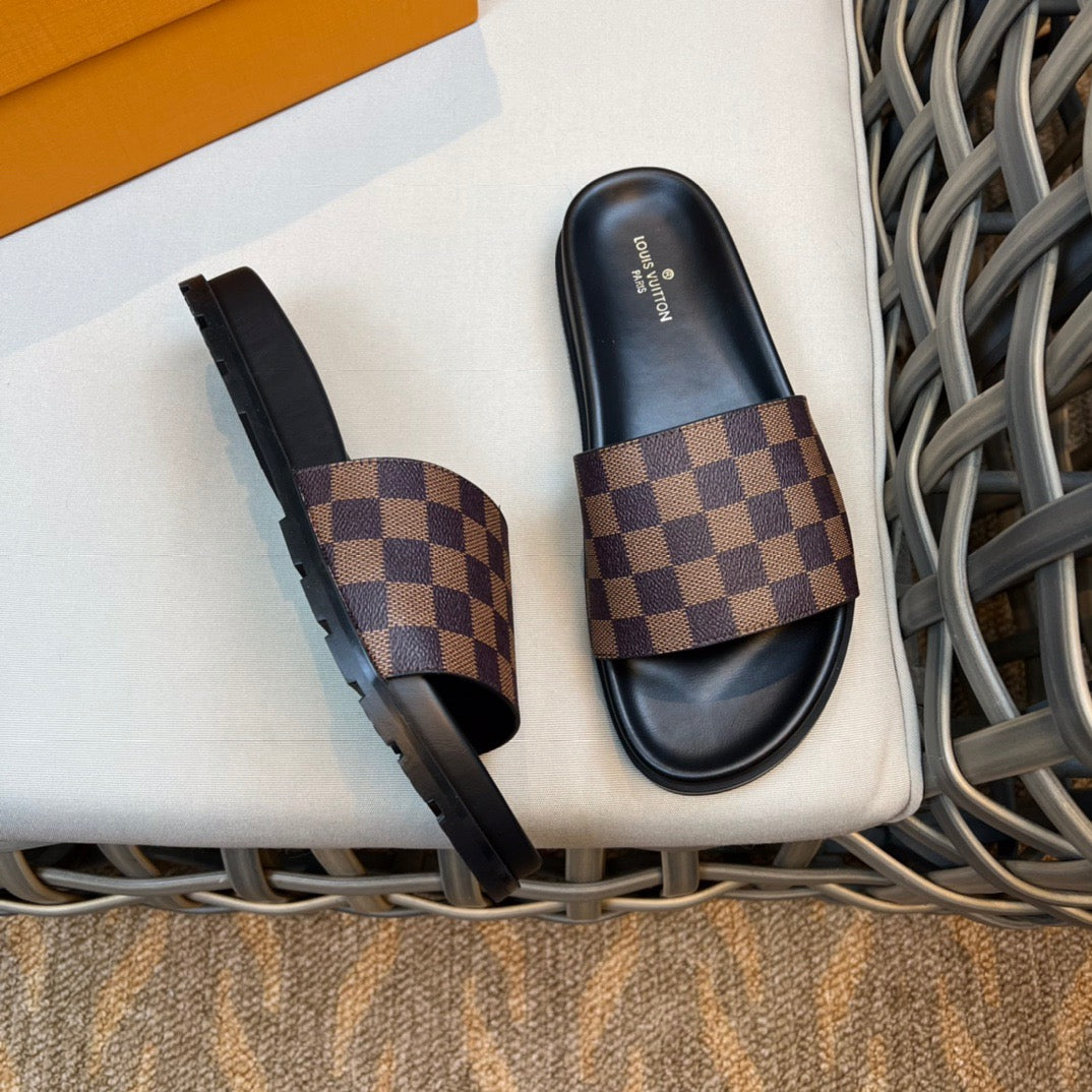 LV Fashionable Brown Checkered Slippers