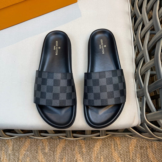 LV Fashionable Checkered Slippers