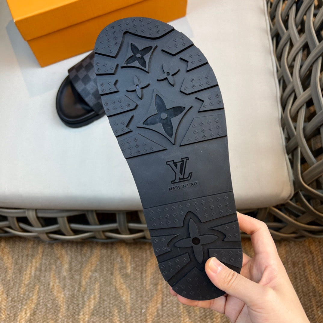 LV Fashionable Checkered Slippers