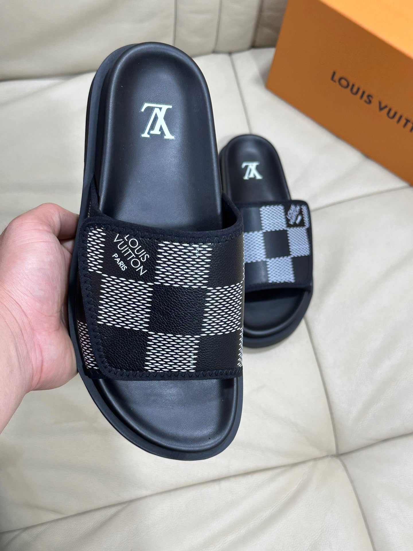 LV Miami Velcro Plaid In Black