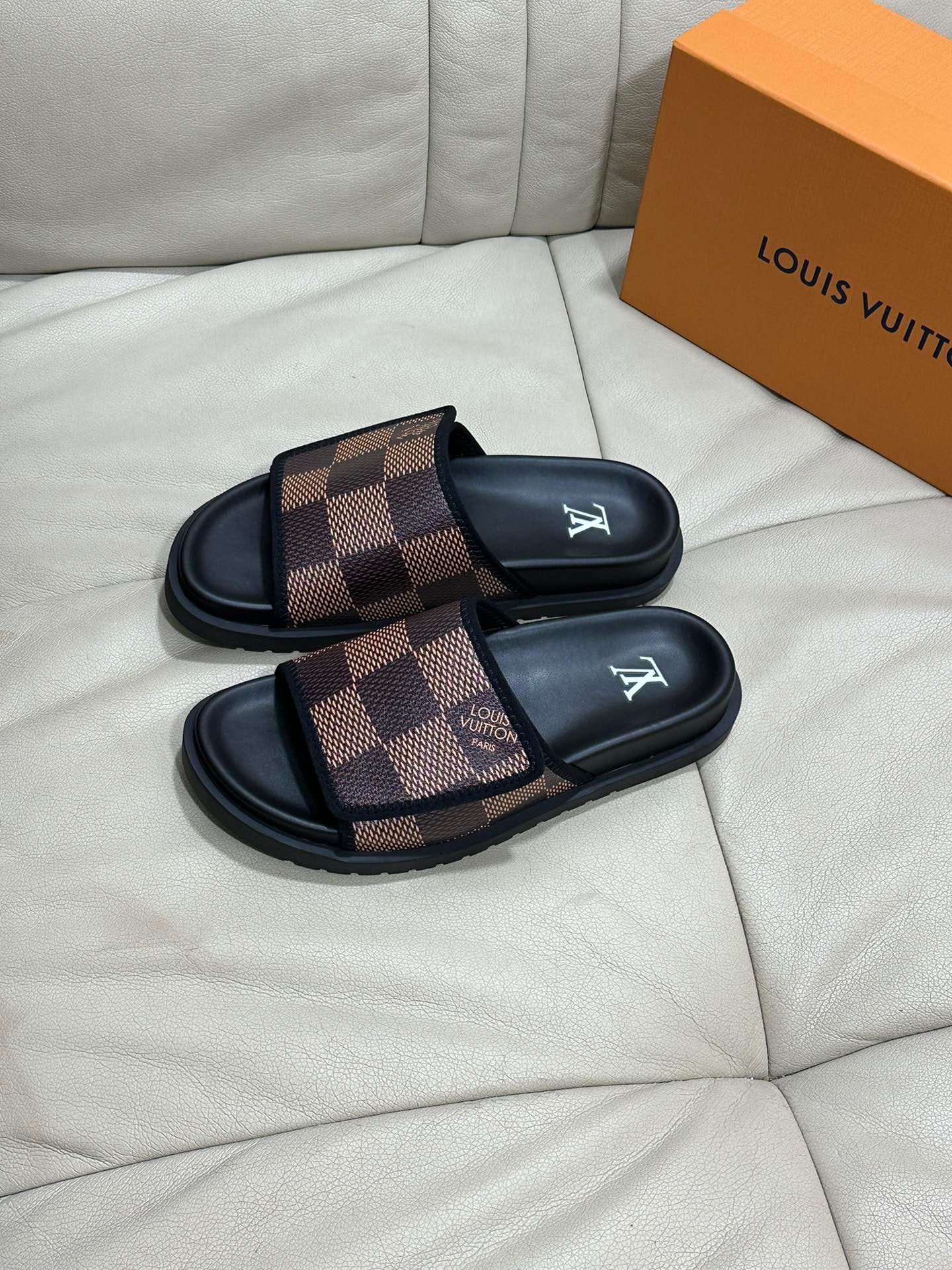 LV Miami Velcro Plaid In Brown