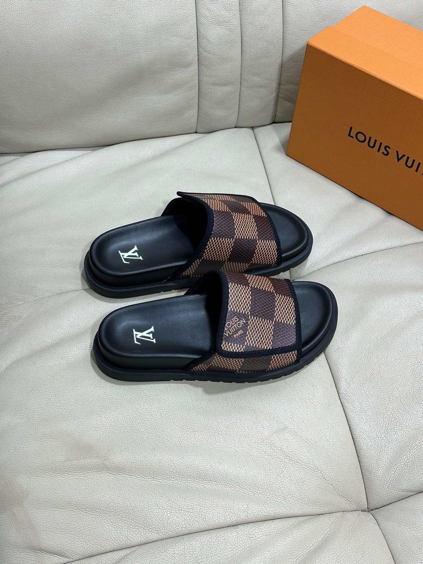 LV Miami Velcro Plaid In Brown