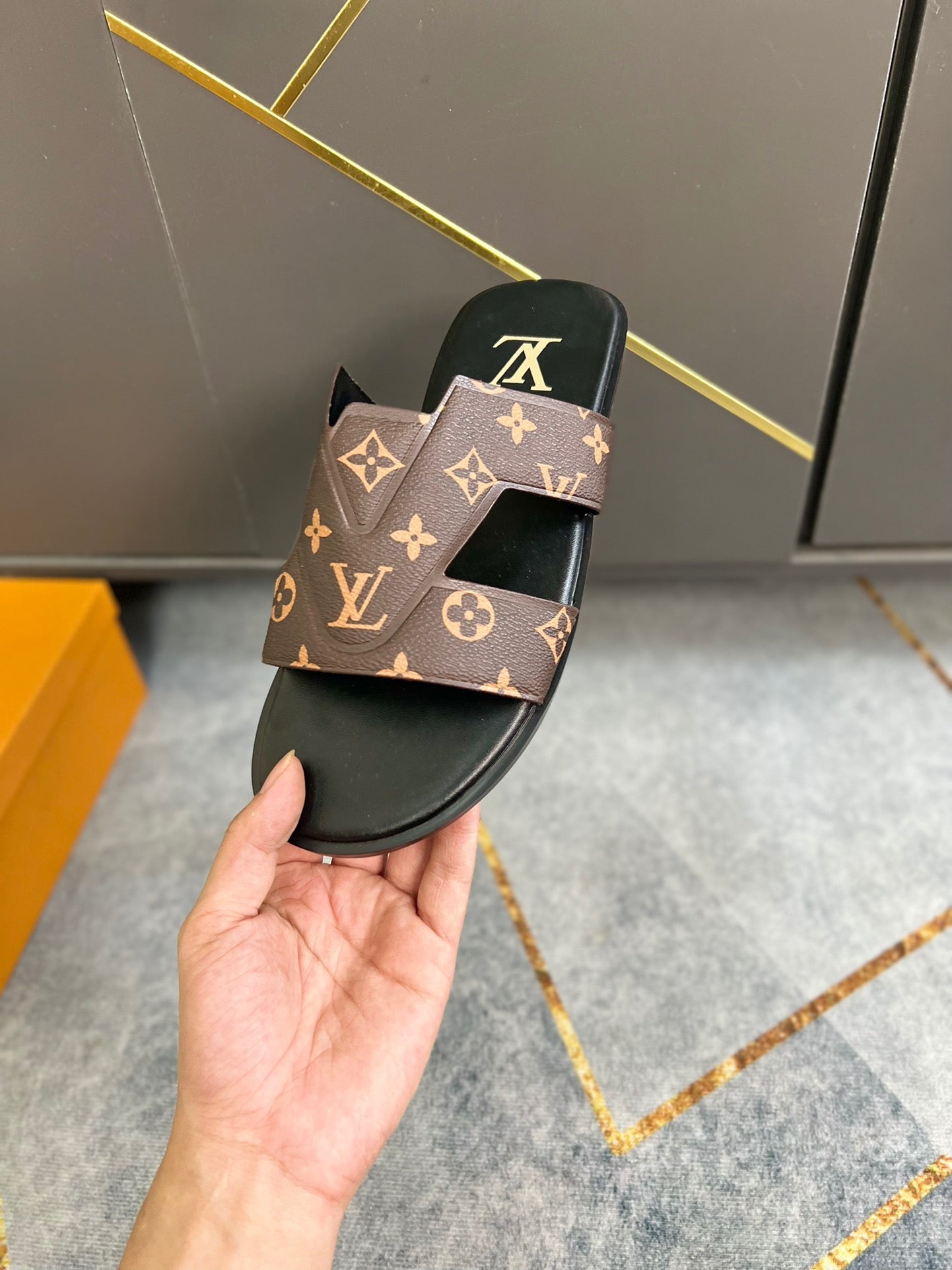 LV Fashion Dark Brown Presbyopic Mules Slippers