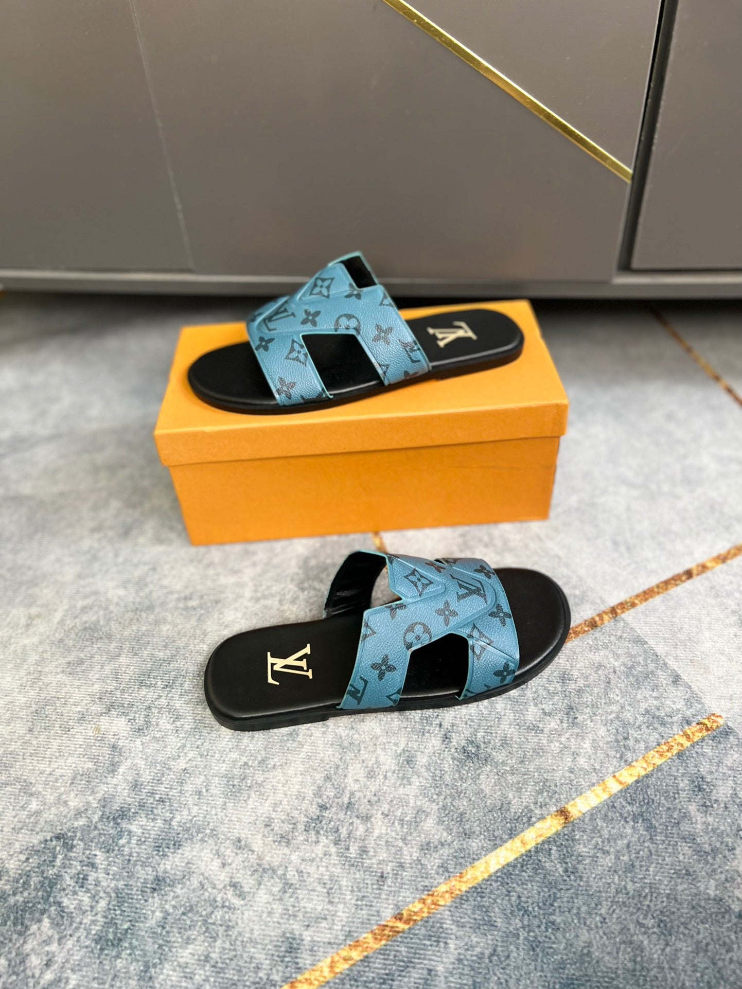 LV Fashion Blue Presbyopic Mules Slippers