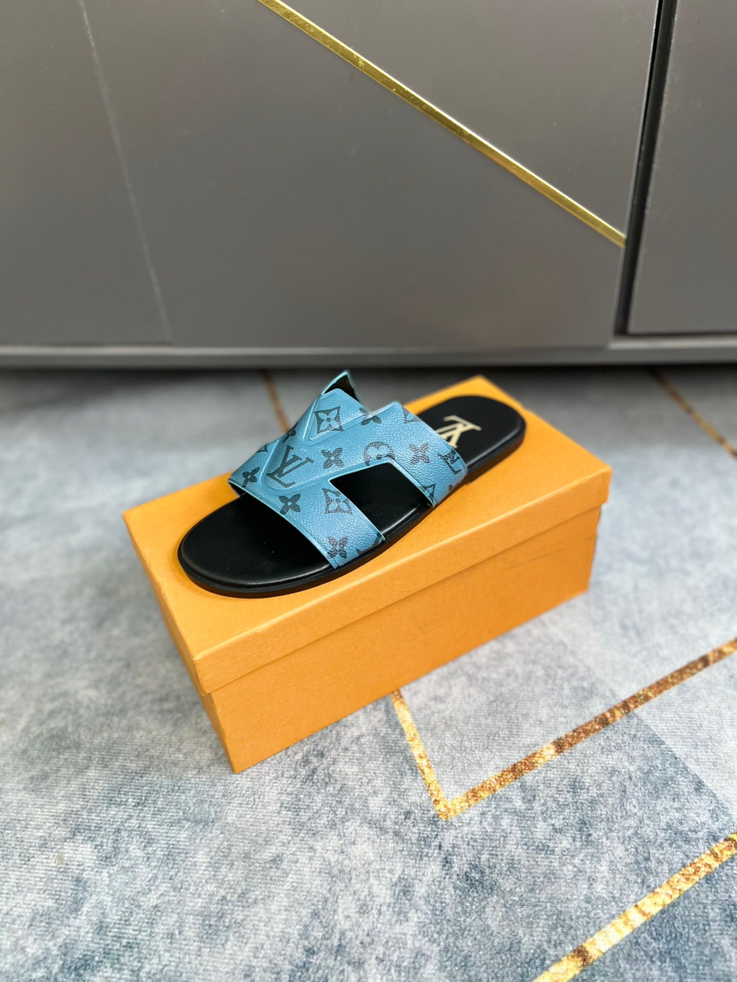 LV Fashion Blue Presbyopic Mules Slippers