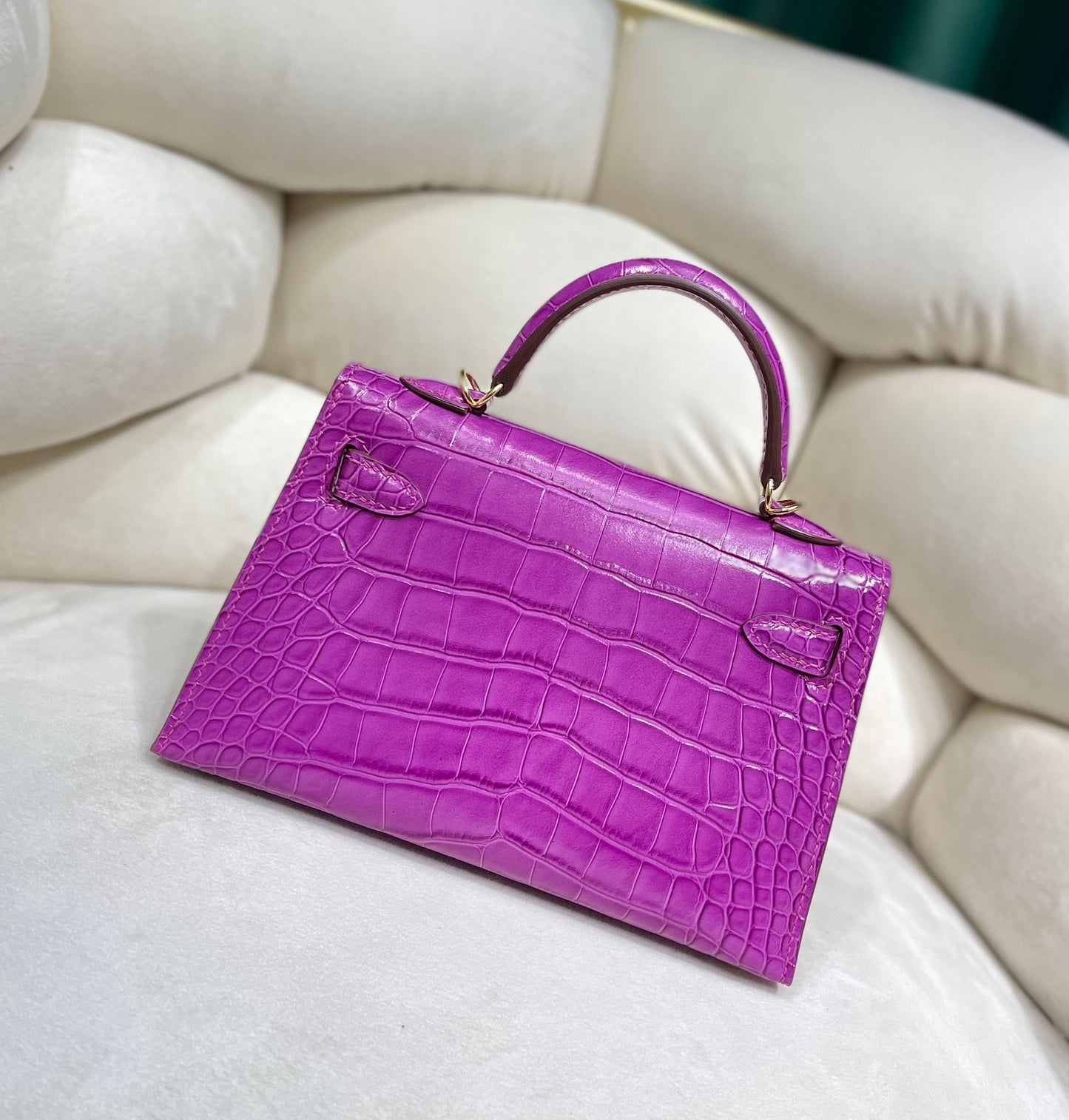 Hermes Anemone Crocodile Mini Kelly II 20 cm With Gold Hardware