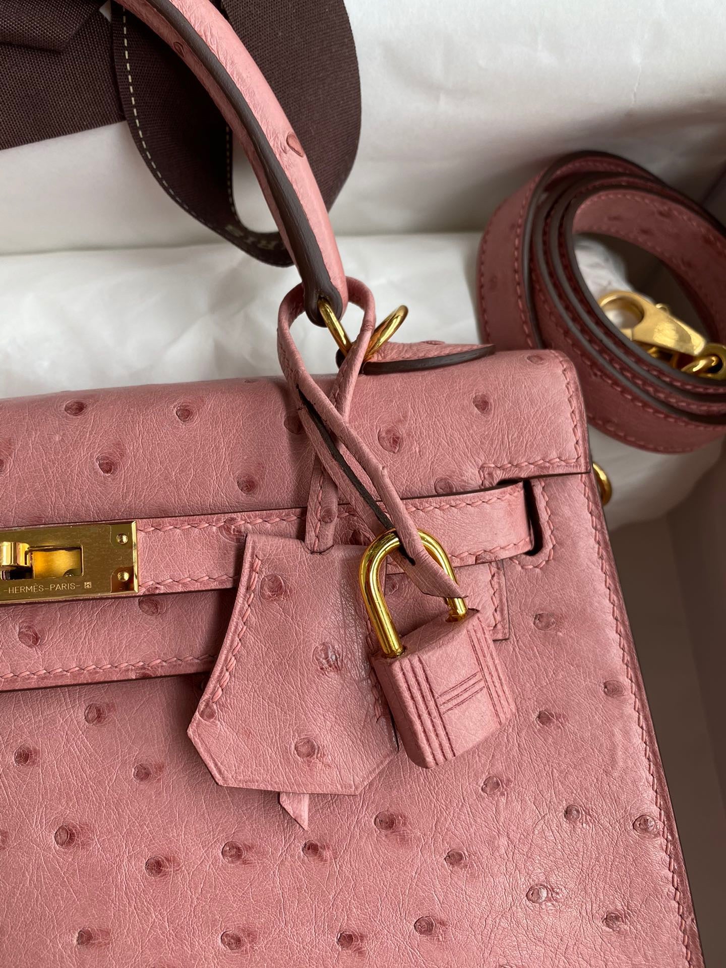 Hermes Kelly 25 Ostrich Leather Pink With Gold Hardware