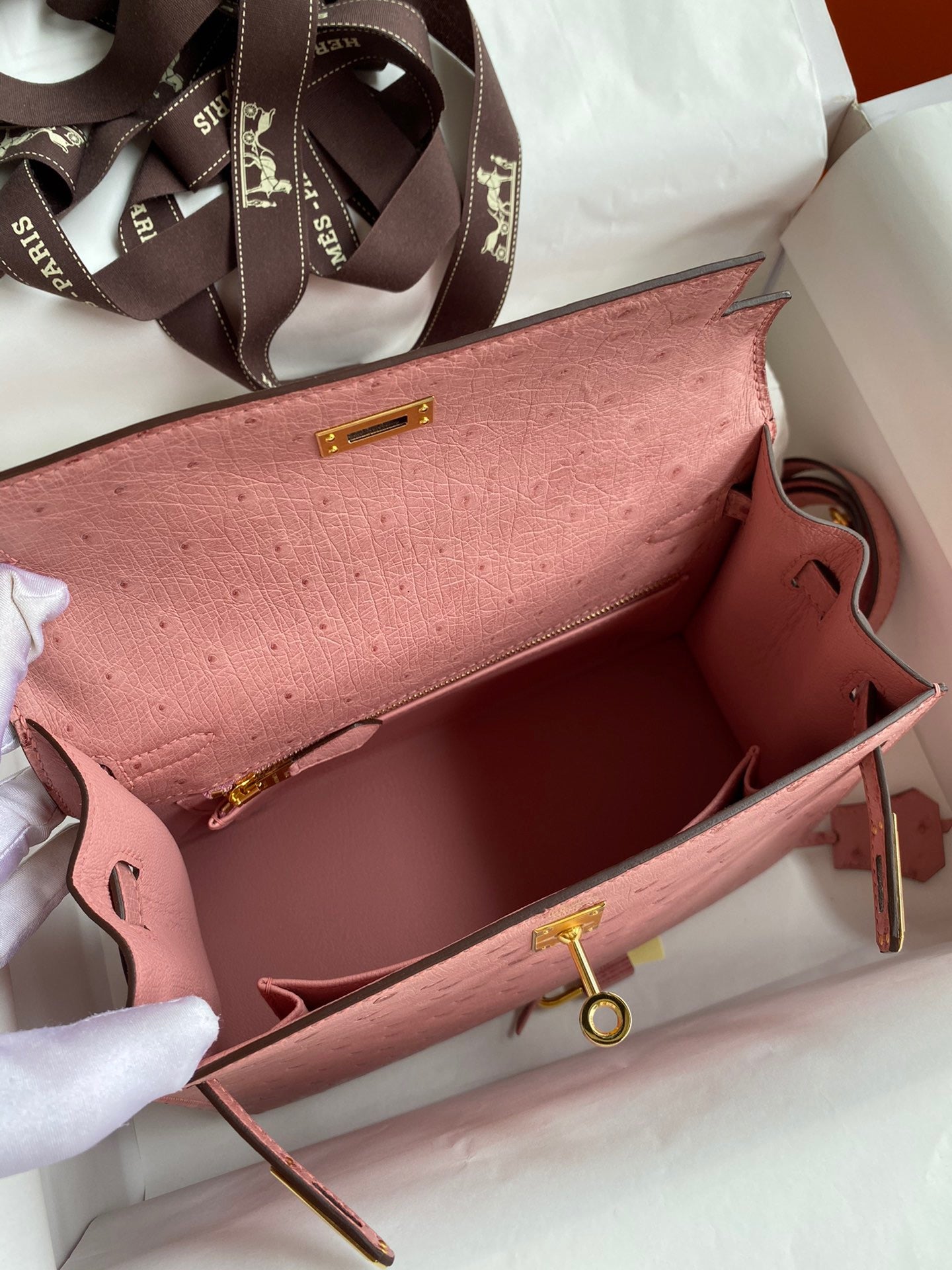 Hermes Kelly 25 Ostrich Leather Pink With Gold Hardware