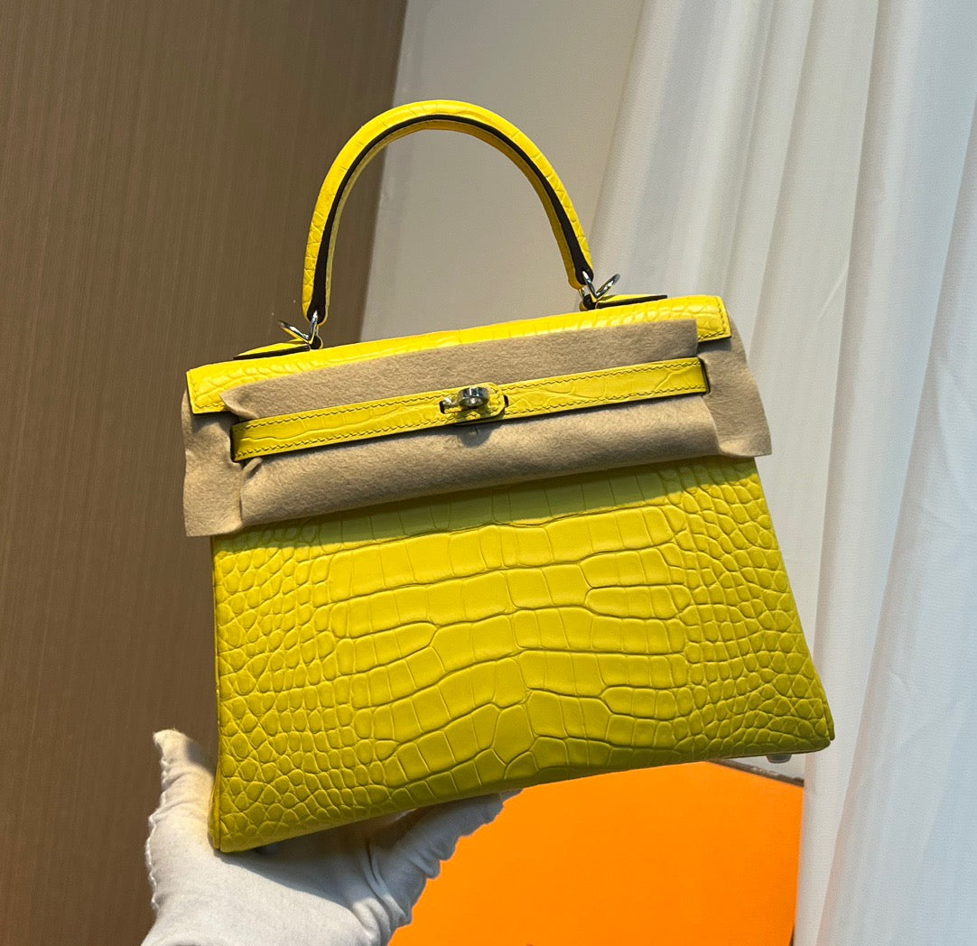 Hermes  Kelly 25 Crocodile Leather Yellow With Gold Hardware