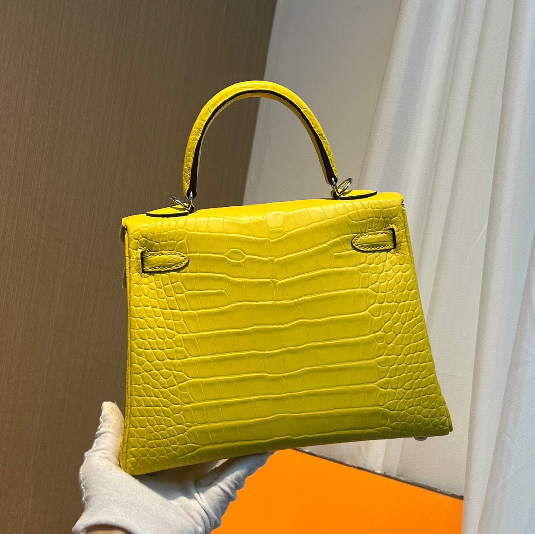 Hermes  Kelly 25 Crocodile Leather Yellow With Gold Hardware