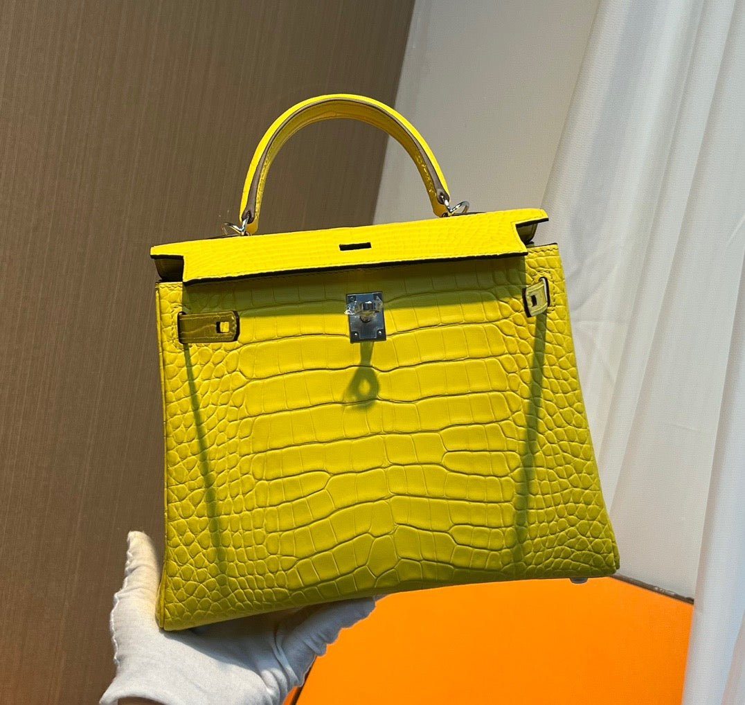 Hermes  Kelly 25 Crocodile Leather Yellow With Gold Hardware