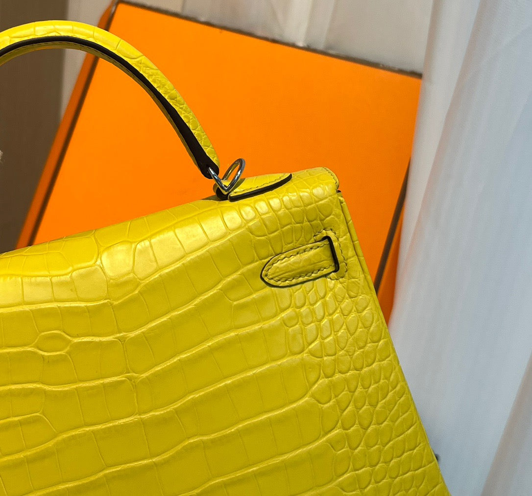 Hermes  Kelly 25 Crocodile Leather Yellow With Gold Hardware