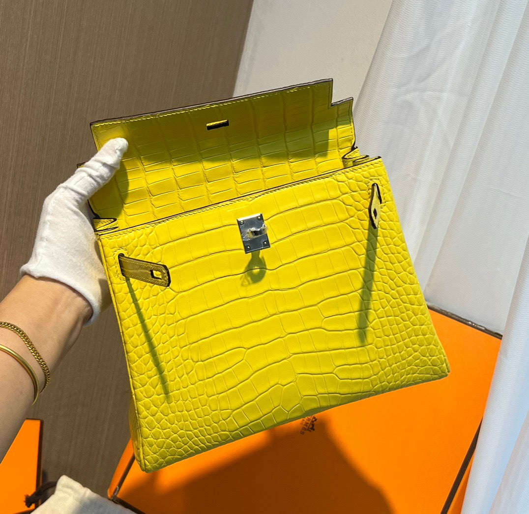 Hermes  Kelly 25 Crocodile Leather Yellow With Gold Hardware