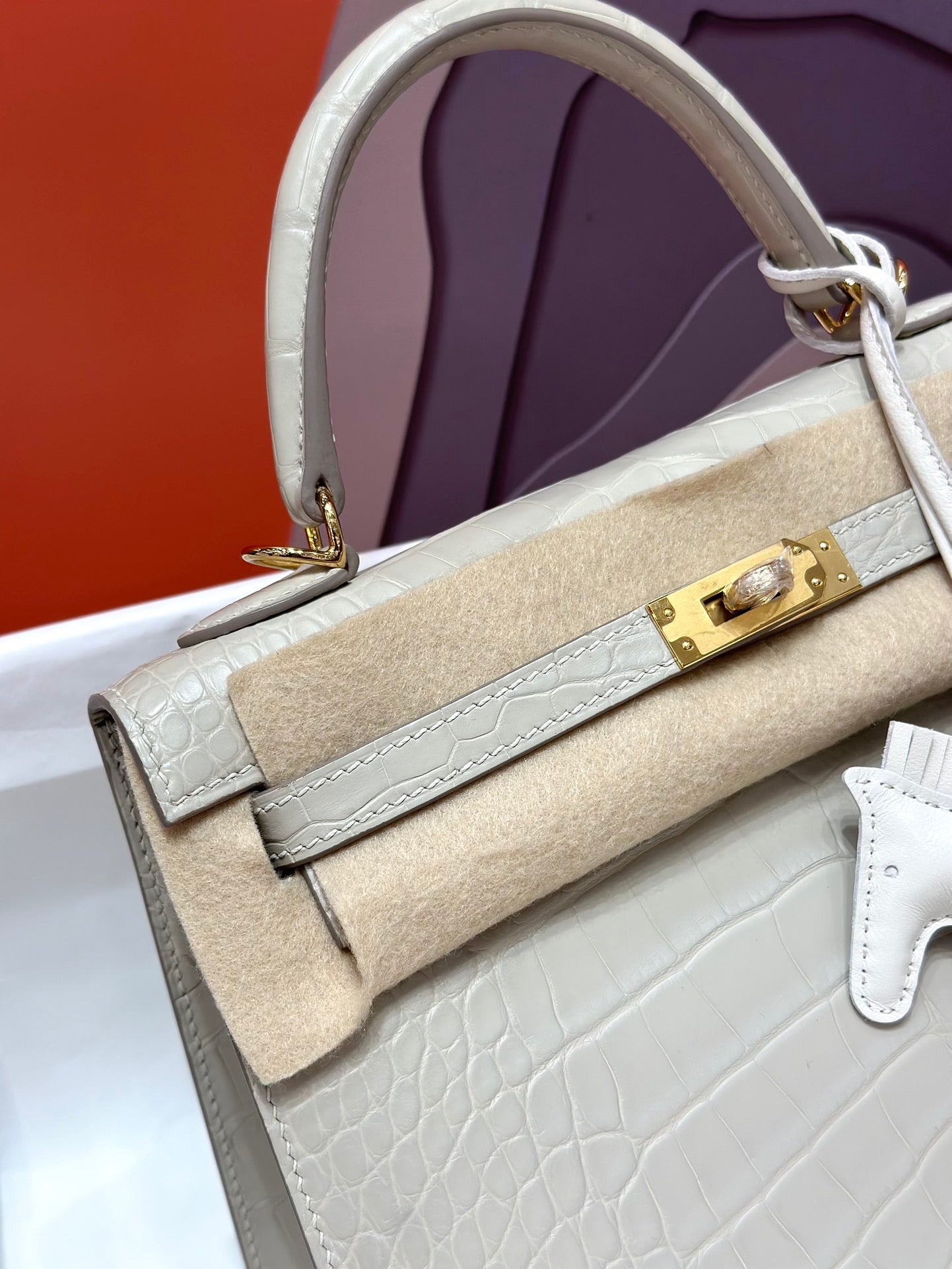 Hermes Kelly 25 Crocodile Leather Beige With Gold Hardware